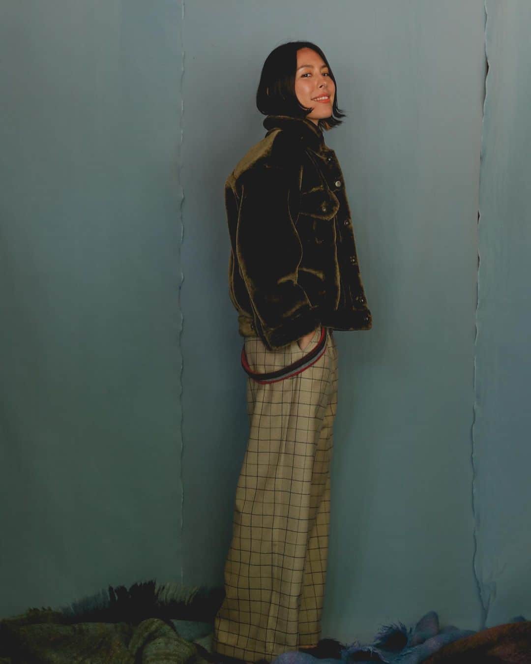 PERKのインスタグラム：「MOI 2023 Autumn&Winter ” 3rd Boa Jacket ” Now in store!!  肌触りの良いやわらかで、なめらかなエコファーを使用し、パターンはその素材感イメージとは相反する無骨な3rdのデニムジャケットのオリジナルデザインに落とし込みました  軽量でアームは広めで裏地の滑りが良いため着脱のストレスなく着用いただけます  パンツルックからドレスまで幅広いスタイリングをお楽しみいただけるアイテムです  今期 @moi___official はオンラインストアにもアップ済みです  #moi___」