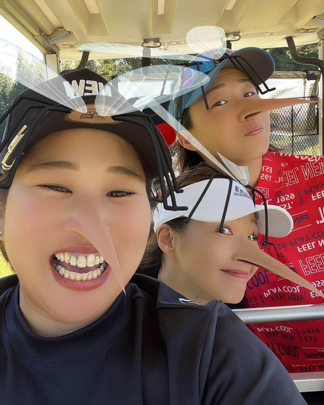 山田恵里さんのインスタグラム写真 - (山田恵里Instagram)「⛳️第2回ゴルフ研修会⛳️ スコアは良くなかったけど楽しかったからよし😆 何事も、やらなければ結果は出ませんね！ ソフトボールで結果を出し続ける為にやってきた事を活かす場はたくさんあると感じます！ やっぱり自分はこういう生き方なんだなと再認識。 ただ、これからの人生は楽しみたいので楽しみます🤣  @hase.5 @m28t_1110  今回もありがとう☺️ いつぶりだろ、あんなバカ笑いしたの🤣 これからもよろしくね😆  #カツとじず #つぶリストン #チャラファー #ギャルファー #森を突き刺すドライナー  #えつやまひでき55 #お帰りイエローボール #カート急カーブ問題 #アフロねーさん #ルブタン #らぶ霞 #一喜一憂する時間ちょーだい #グリーンフォークの時間もちょーだい #不適合者集合」11月9日 10時35分 - eriyamada19