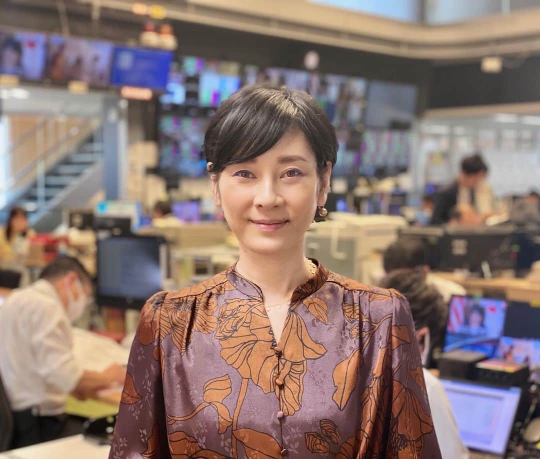 フジテレビ「Live News days」さんのインスタグラム写真 - (フジテレビ「Live News days」Instagram)「Live News daysが始まります！ 午前11時30分からの放送をぜひご覧ください。  △#岸田首相 #年内解散 見送りの方針を表明 △神田財務副大臣 #税金滞納 疑惑 #辞任ドミノ 恐れも △#エンゼルス 新監督発表 #大谷翔平 去就に影響は  #FNNプライムオンライン #新型コロナウイルス #デイズ子どもを守ろう #島田彩夏 #立本信吾 #竹内友佳 #安宅晃樹 #アナウンサー #フジテレビ #ライブニュースデイズ #livenewsdays」11月9日 10時37分 - live_news_days