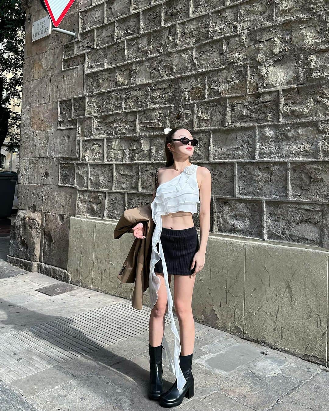 マーイ＝ナパサシ スラワンさんのインスタグラム写真 - (マーイ＝ナパサシ スラワンInstagram)「Good morning! ตื่นมาก็หิวเลยคับ☀️👧🏻🥐🥨🥖🥤 . 🤍 @missmodern_official  #mindnapasasionvacay #mmmjourney」11月9日 10時58分 - mind_napasasi