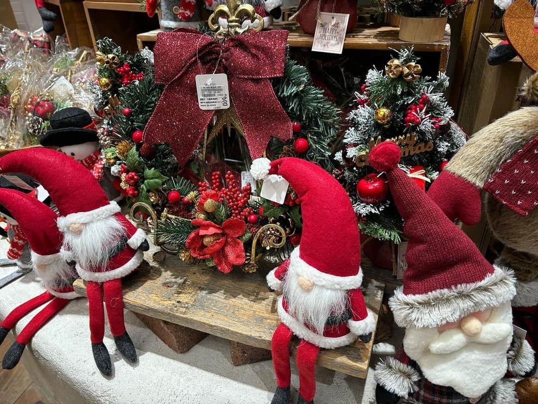 HANSEL&GRETELさんのインスタグラム写真 - (HANSEL&GRETELInstagram)「クリスマス商品が入荷しました✨🎄 是非店舗にてお楽しみください。  #クリスマス雑貨#クリスマスインテリア#クリスマスインテリア雑貨＃サンタさん#オーナメント#クリスマスギフト #クリスマスプレゼント #ヘンゼルアンドグレーテル#ヘンゼルセレクト雑貨#成城学園前#成城コルティ #小田急線沿線#セレクトショップ」11月9日 11時16分 - hansel_and_gretel_official
