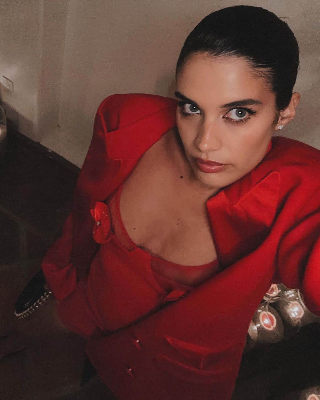 サラ・サンパイオさんのインスタグラム写真 - (サラ・サンパイオInstagram)「Congrats @shaninamshaik and @georgiasinclair on your podcast @eightytwentypod ❤️  Also this red look 😭😍 @davidkomalondon  @lalingilondon」11月9日 11時45分 - sarasampaio