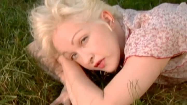 シンディ・ローパーのインスタグラム：「On this day in 2005 #BodyAcoustic」