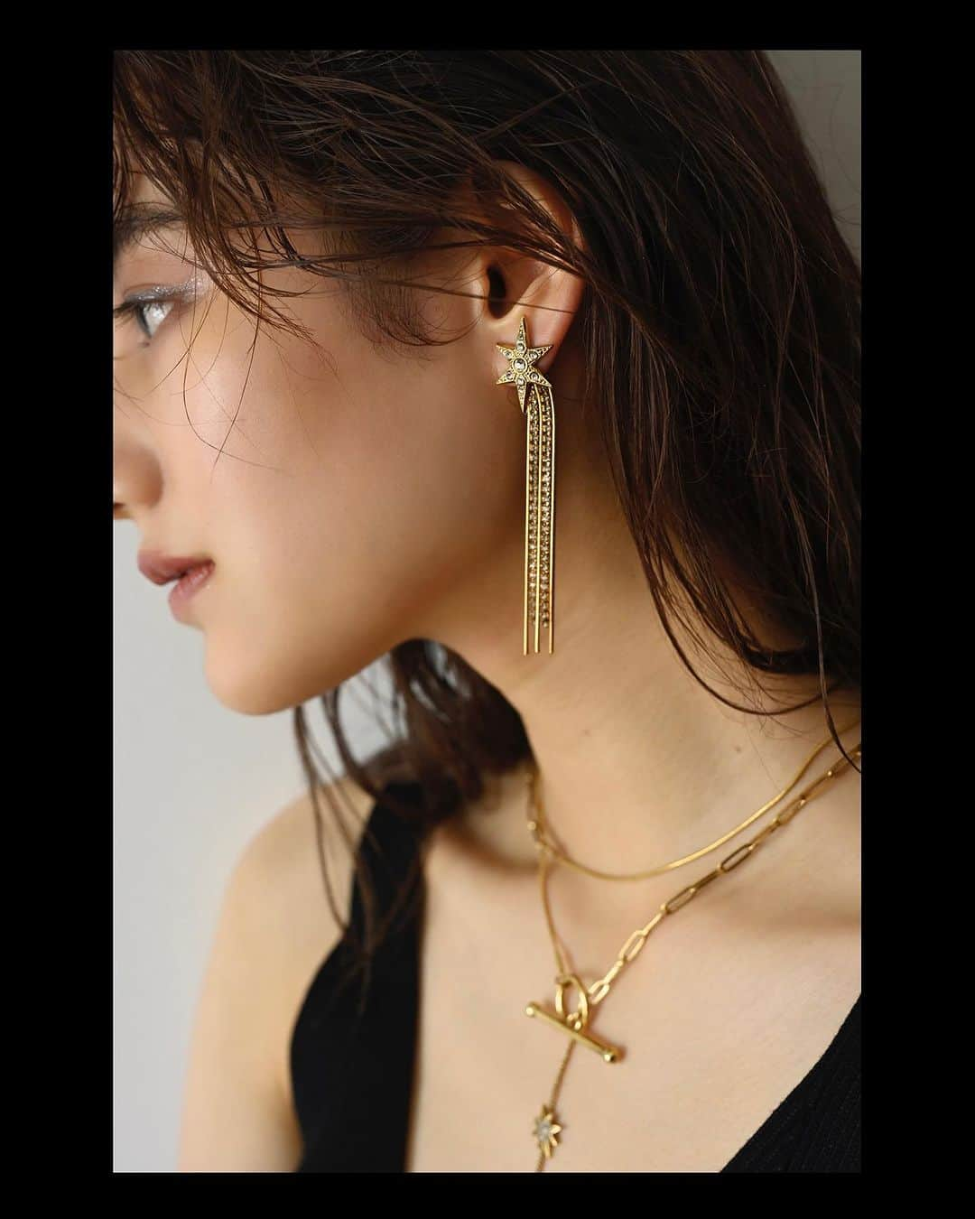 アデルさんのインスタグラム写真 - (アデルInstagram)「Coming soon...  #aderbijoux 2023 HOLIDAY COLLECTION 2023.11.16(thu)release  #ADER #23holiday #jewelry #accessory」11月9日 11時57分 - ader_official