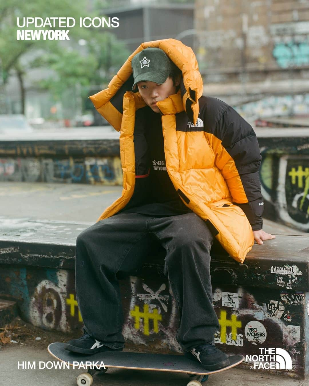 THE NORTH FACE JAPANのインスタグラム：「Kyota Umeki wears Him Down Parka and Nuptse Jacket in NY.   キョウタ・ウメキ／梅木京太 - デザイナー／スケートボーダー @kyotaumeki   Comments  Him Down Parka  「首までしっかり守ってくれるのでとても温かい。それにフードを気温や服装に合わせて取り外しできるのも便利です」   Nuptse Jacket  「リュックに入れてコンパクトに持ち運びができるので冬に愛用しています。ジッパーが大きめかつ滑らかに動き、着脱が素早く行えるところも好きです」   ND92031 Him Down Parka  ￥68,200(tax incl.)   ND92335 Nuptse Jacket ￥38,500(tax incl.)   #ザノースフェイス  #ノースフェイス  #thenorthface  #lifestyle  #neverstopexploring  #updatediconsNY」