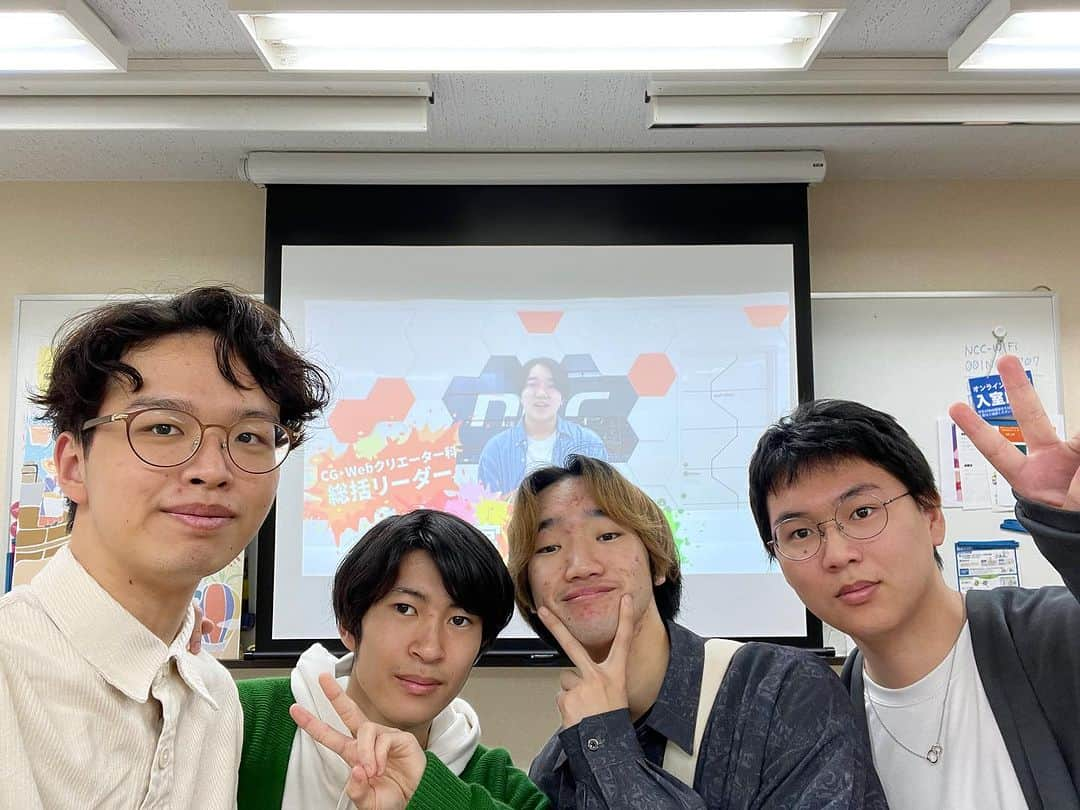 NCC新潟コンピュータ専門学校のインスタグラム：「【大学園祭メモリー】学生自撮り編📸 #一部他撮り  #新潟コンピュータ専門学校 #nsgカレッジリーグ #オープンキャンパス #進路研究 #専門学校　#新潟　#古町  #デザイン #映像 #3dcg #イラスト #ゲーム #web #システム #プログラマー #エンジニア #ai #ロボット #eスポーツ #nsg大学園祭」