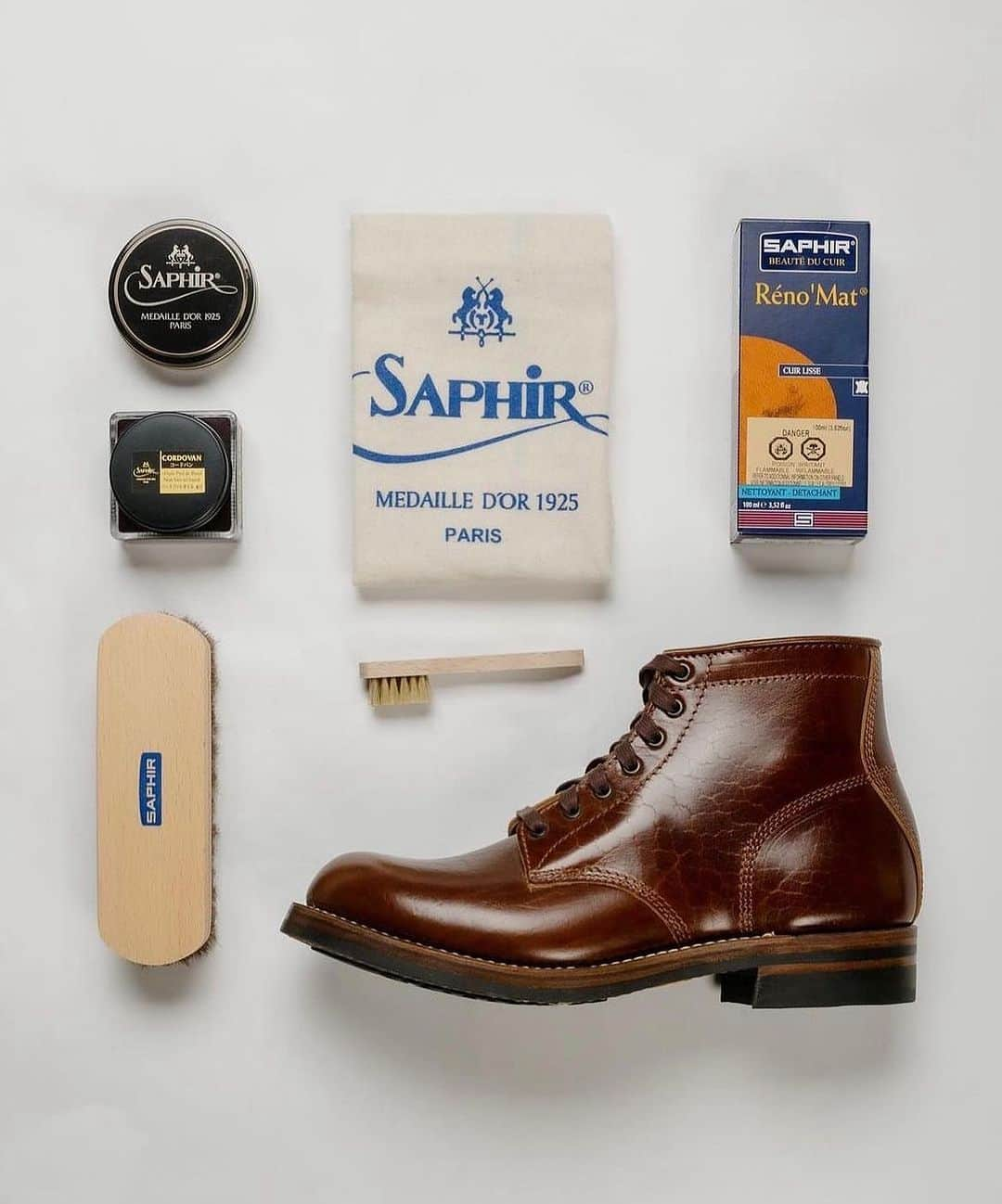 Saphirさんのインスタグラム写真 - (SaphirInstagram)「Looking for our products in Toronto, Canada? Pay a visit to @shoplostfound  #shinewithsaphir」11月9日 12時29分 - saphir_official