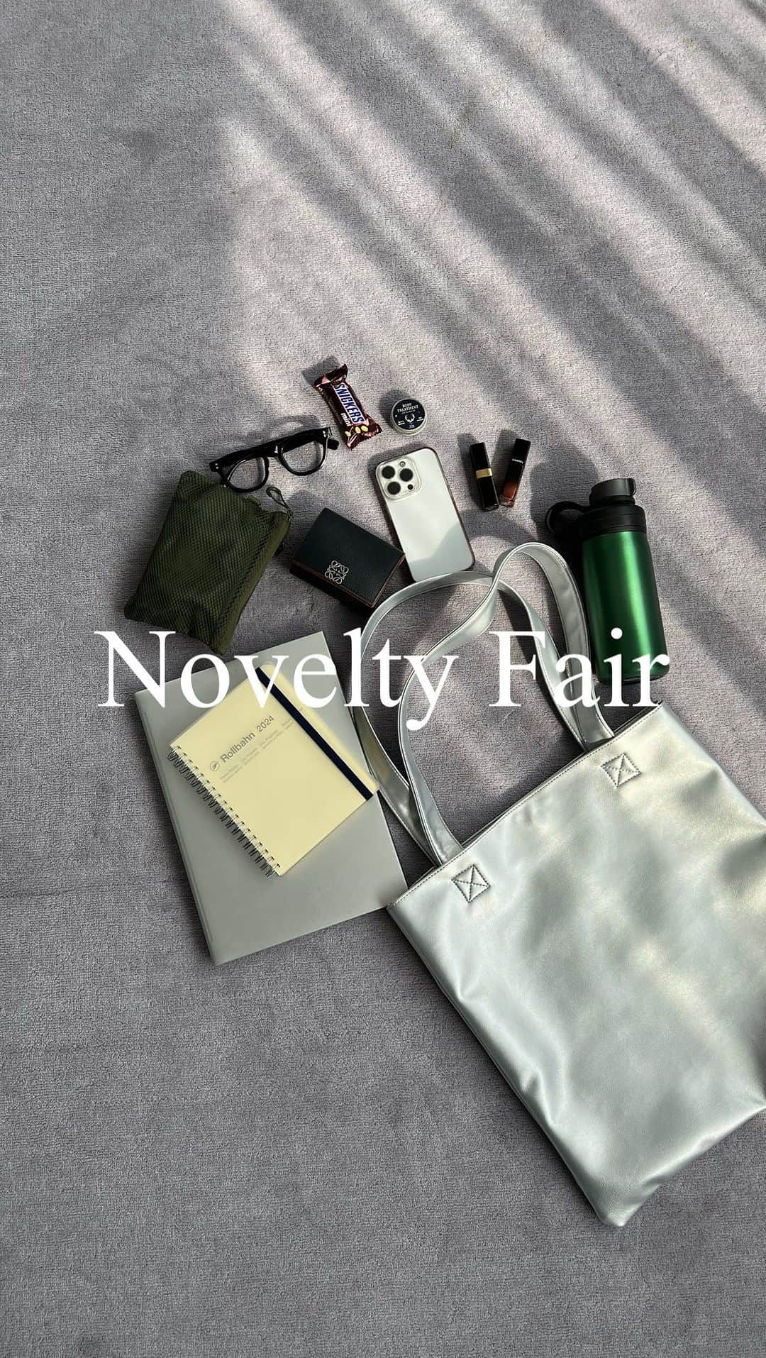 douxarchivesのインスタグラム：「@douxarchives.official 【Novelty Fair】 店舗・ONLINE STORE同時開催！  🗓11.09 thu START  DOUX ARCHIVESの商品を¥20,000(税込)以上 お買い上げのお客様に フェイクレザートートをプレゼント！(数量限定) カラーはSILVER・BLACK・LAVENDERの3色 数量限定なので無くなり次第終了と致します。  是非この機会に冬物の準備を⛄️   #douxarchives #ドゥアルシーヴ  #bag  #バッグの中身」