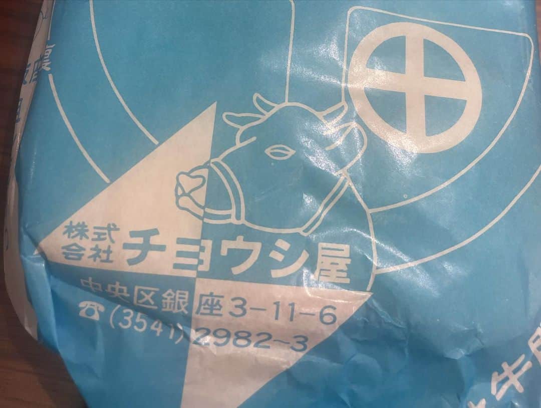 宮田麺児のインスタグラム：「柴田理恵さんから 差し入れで頂いた ハムカツサンド めちゃくちゃ美味い。  #ハムカツ #ハムカツサンド #チョウシ屋」