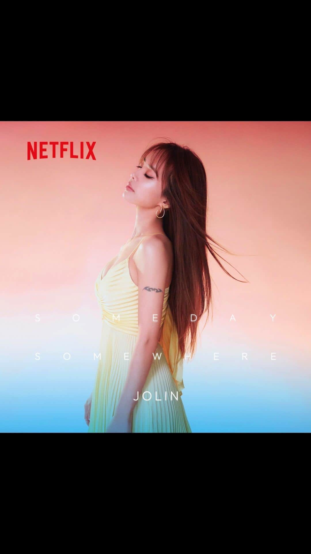 ジョリン・ツァイのインスタグラム：「一封來自未來的信，給現在的你  Jolin X Netflix #此時此刻 主題曲 《Someday, somewhere》💝  #此時此刻 11月10日獨家上線  @_ginglebellaaa @berantzhu_0404 @aohsuehfu @lauchunhim.terrance @sunnygirl800424 @austinlin27 @nikki_hsieh @zkuanchen @johnny__bms @derekctor @bravolav @jclin0000 @elephantdee @kangrenwu @esther88 @lefthere036 @kellyhlin @loveruby_official @alyssachia @jhtseng13」