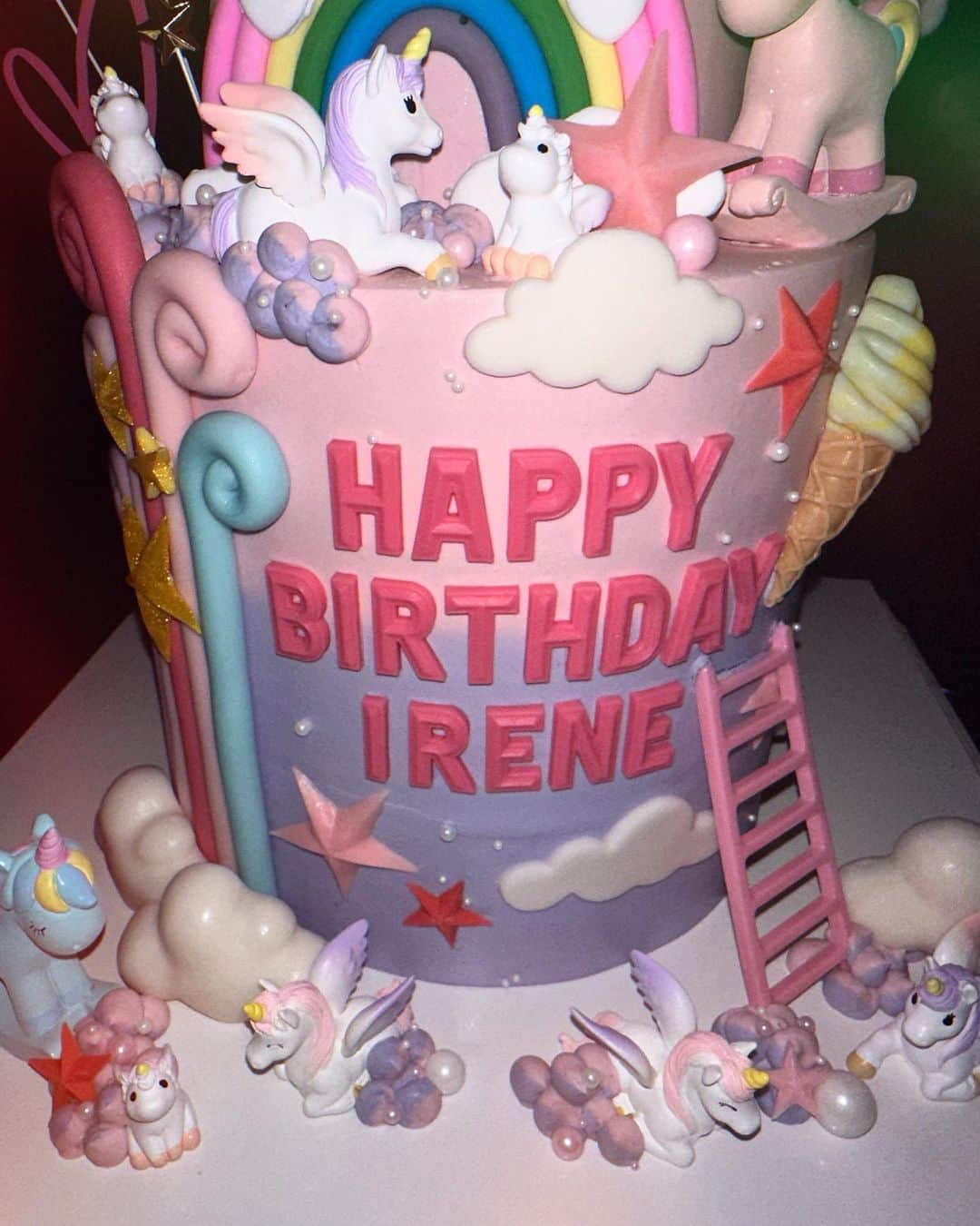 アイリーン・キムさんのインスタグラム写真 - (アイリーン・キムInstagram)「thank you for all the birthday love🥺🦄💘」11月9日 12時55分 - ireneisgood