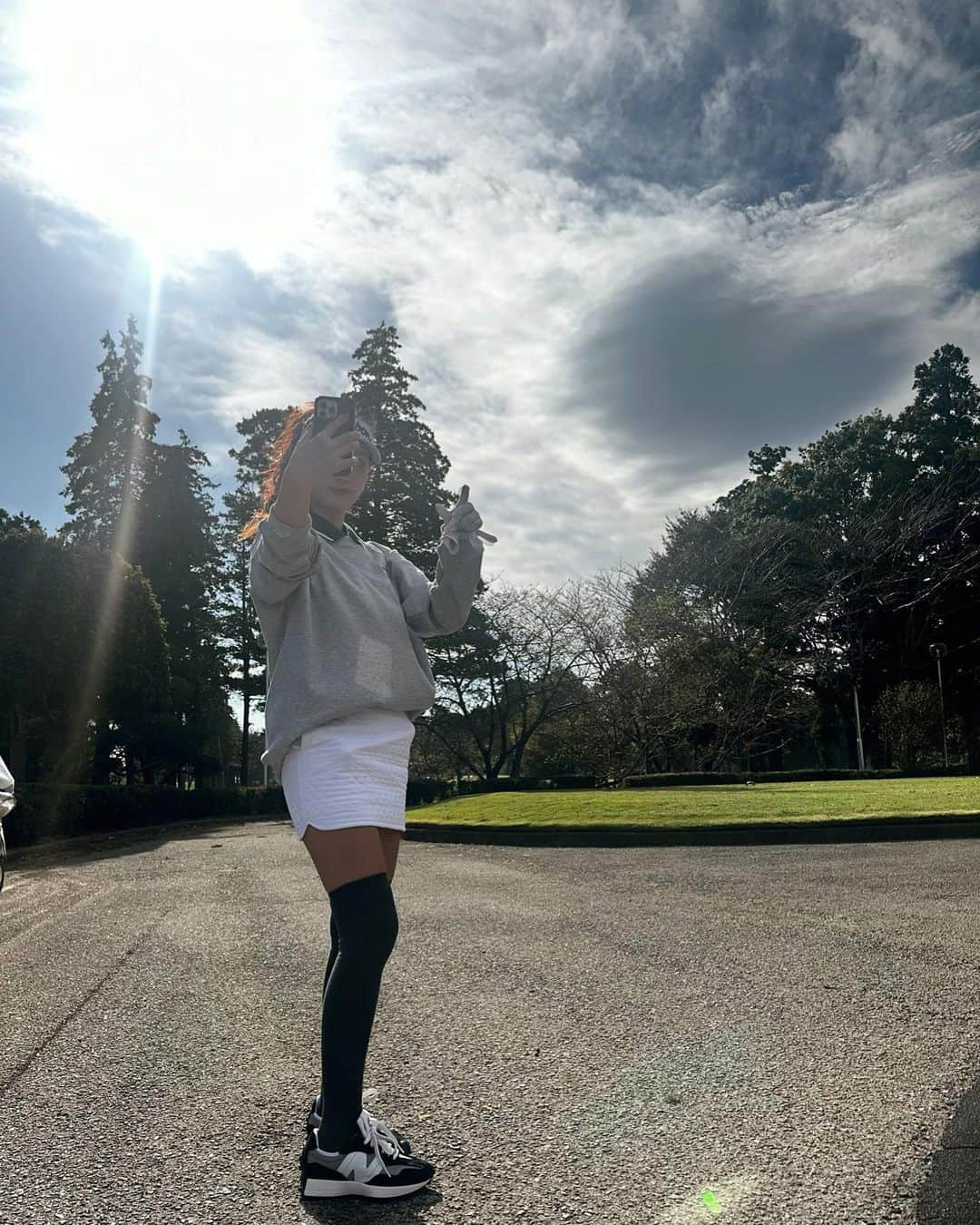 杉田恵李奈さんのインスタグラム写真 - (杉田恵李奈Instagram)「凄い強風だった日のゴルフ🏌️‍♀️ 強風だったのにも関わらず全然楽しめました🌬️ 天気に振り回されたわりには悪くない結果で満足。 買い替えたパターも良い感じ♡ ちょっとずつなんだけど、 何となく色々な感触を掴めてきた様な気がして嬉しい❤️‍🔥 癖もあるので、諸々修正箇所はありますが 楽しくやる事が一番だなぁと改めて実感した日🙆‍♀️ また来週も楽しもう😏⛳️ . . #国際レディースゴルフ倶楽部#golf#ゴルフ#千葉県 #ゴルフウェア#ゴルフコーデ#golfwear#malbongolf  #たまに笑い過ぎて呼吸困難 #これはもはやAED案件からの水面下問題」11月9日 13時17分 - erina_roppongi