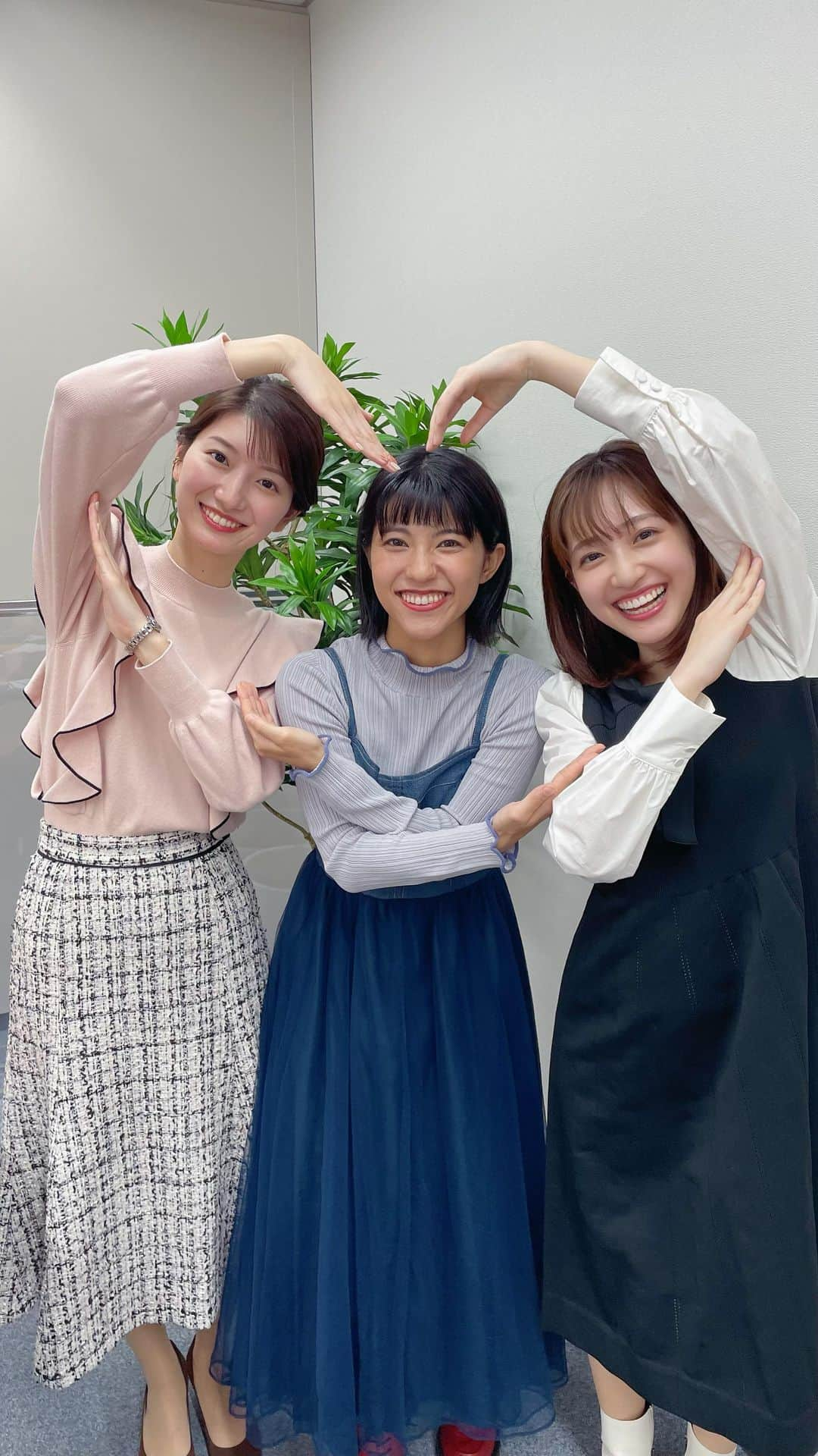 TBSアナウンサー公式のインスタグラム：「⚡️  吉村恵里子アナ×南後杏子アナ×御手洗菜々アナ  本日もインスタライブをご覧いただき ありがとうございました🩵  アーカイブ見てくださいね！！  #tbs #アナグラム  #吉村恵里子 #南後杏子 #御手洗菜々 #アナウンサー #インスタライブ」