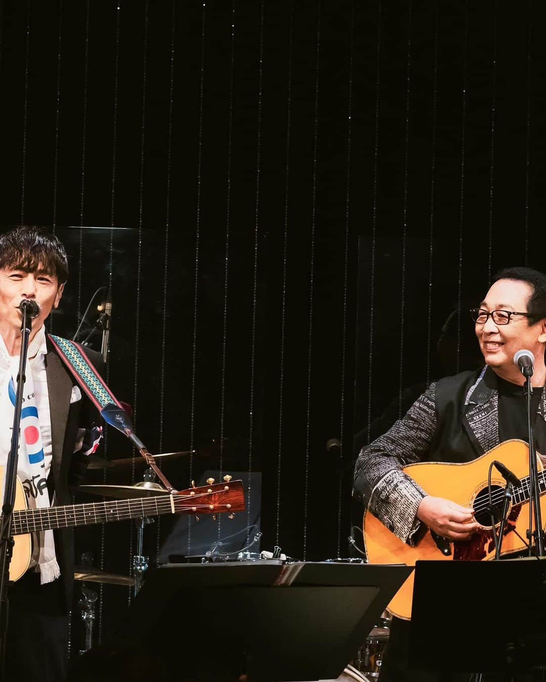 寺岡呼人さんのインスタグラム写真 - (寺岡呼人Instagram)「Billboard Live OSAKAでの「YOHITO TERAOKA 30th Anniversary Live 2023 W/成田昭次」。になんと、さだまさしさんがサプライズで来てくれました。 ⁡ 翌日から大宮でのコンサートがあるにもかかわらず、駆けつけて頂きました。 ⁡ 小6の時に生まれで初めて見たコンサートがさださん。それから40数年後に自分のライブにお祝いに来て頂けるなんて、、、 ⁡ 音楽の神様に感謝です！  撮影ハヤシマコ  #さだまさし　#成田昭次」11月9日 13時11分 - yohitoteraoka