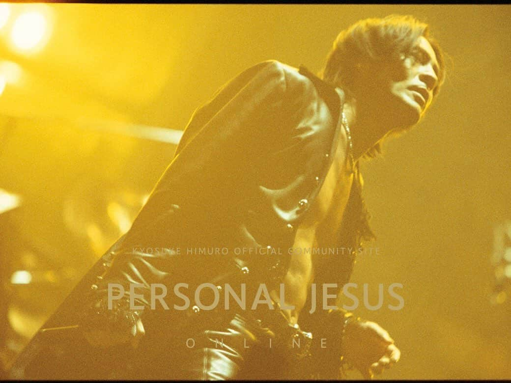 氷室京介のインスタグラム：「【PERSONAL JESUS ONLINE】  11月23日の《Stream GiG》へ向けて、2003年8月に都内で行われたインタビュー映像Vol.02を公開！  INTERVIEW AUGUST.2003  Vol.02：11月9日(木)公開（11月15日(水)まで視聴可能） アメリカへの移住とその環境でのアルバム制作について語ります。  ▼詳細・ご視聴はこちら personaljesus.fans/news/detail/156  #氷室京介 #pjonline #kingswing」