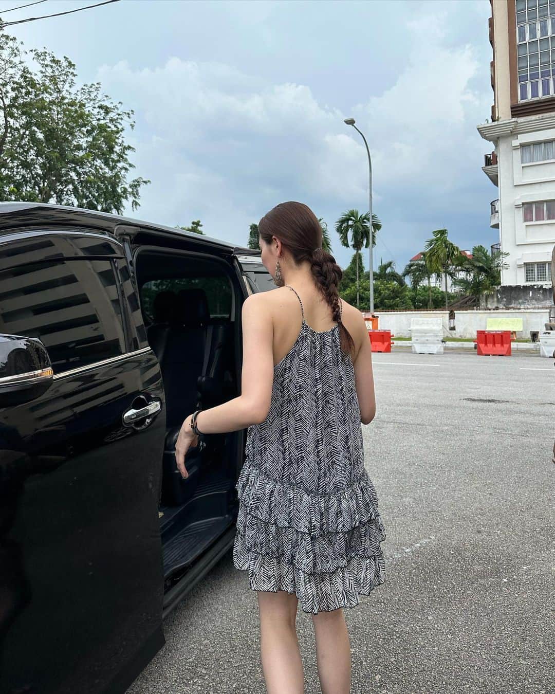 福吉真璃奈さんのインスタグラム写真 - (福吉真璃奈Instagram)「えっとー、お尻から車に 乗れる人になろうと思ったよ😇」11月9日 19時25分 - new_fukumari
