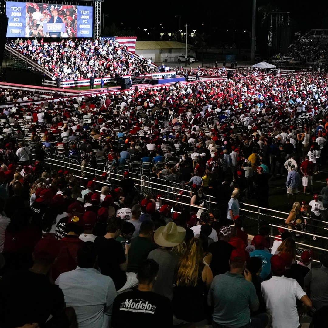 ドナルド・トランプさんのインスタグラム写真 - (ドナルド・トランプInstagram)「THANK YOU HIALEAH, FLORIDA—I LOVE YOU!! #MAGA #TRUMP2024」11月9日 14時10分 - realdonaldtrump