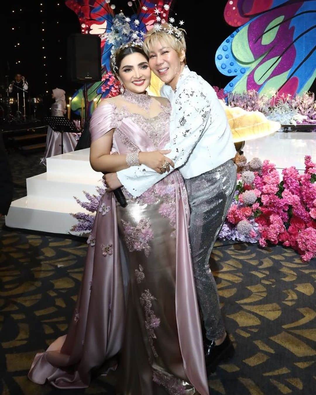 のインスタグラム：「Terima kasih kalian yg udh hadir dan post foto acara aku😍🙏  Maaf ada juga yg dateng tapi nggak sempet foto saking susah nya hehe dan malah  ada yg dateng tapi nggak ketemu, tapi masih mau untuk hadir di acara aku🙏🙏 masyaallah i’m so Blessed😍」