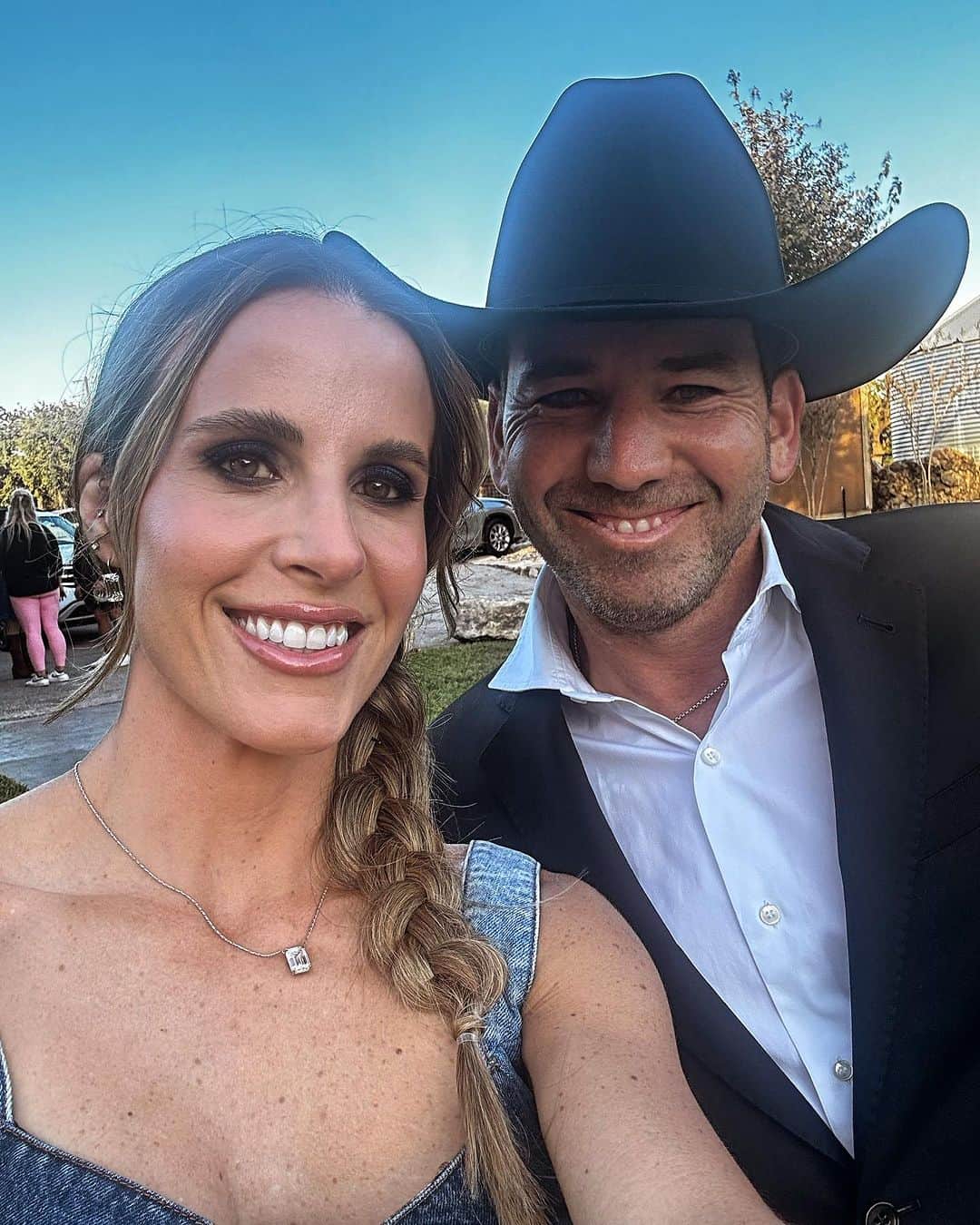セルヒオ・ガルシアのインスタグラム：「Can you guess where we went this weekend? —Only to the most magical Austin wedding celebration for @chrisbharrison and @laurenzima — we love you guys and loved celebrating this momentous occasion. Cheers 🥂」