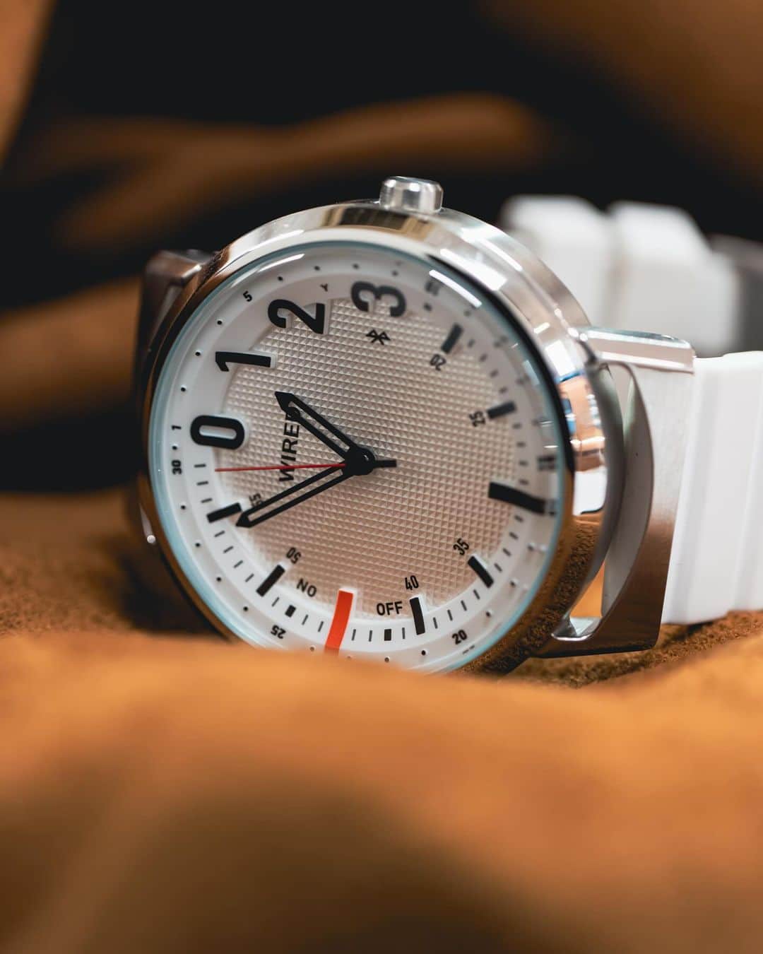 時計倉庫TOKIA 公式アカウントさんのインスタグラム写真 - (時計倉庫TOKIA 公式アカウントInstagram)「⌚️ 【商品紹介】 SEIKO WIRED 品番: AGAB407  今回はSEIKO WIREDのお時計をご紹介します！ 時計の元々のスタイルは残したまま、近未来的デザインを感じることができるデザイン。また、Bluetoothで時計とスマホを繋げて時刻同期できたり、ワンアクションでタイマー起動をできるなど便利な機能がたくさんあるのが嬉しいです！ シンプルかつ、視認性がいいデザインでどんな年代の方にも使っていただけると思います！  大きさや実際の色味など、ぜひ店頭でお試しください！スタッフ一同、心よりお待ちしております🙇‍♀️  ……………………………………………………….................  ☟オンラインショップはプロフィールURLから☟ @tokia_official  ……………………………………………………….................  #時計倉庫 #時計倉庫tokia #腕時計 #watch #手表 #腕元倶楽部 #腕時計好きな人と繋がりたい #seiko #wired #wiredwatch」11月12日 16時00分 - tokia_official