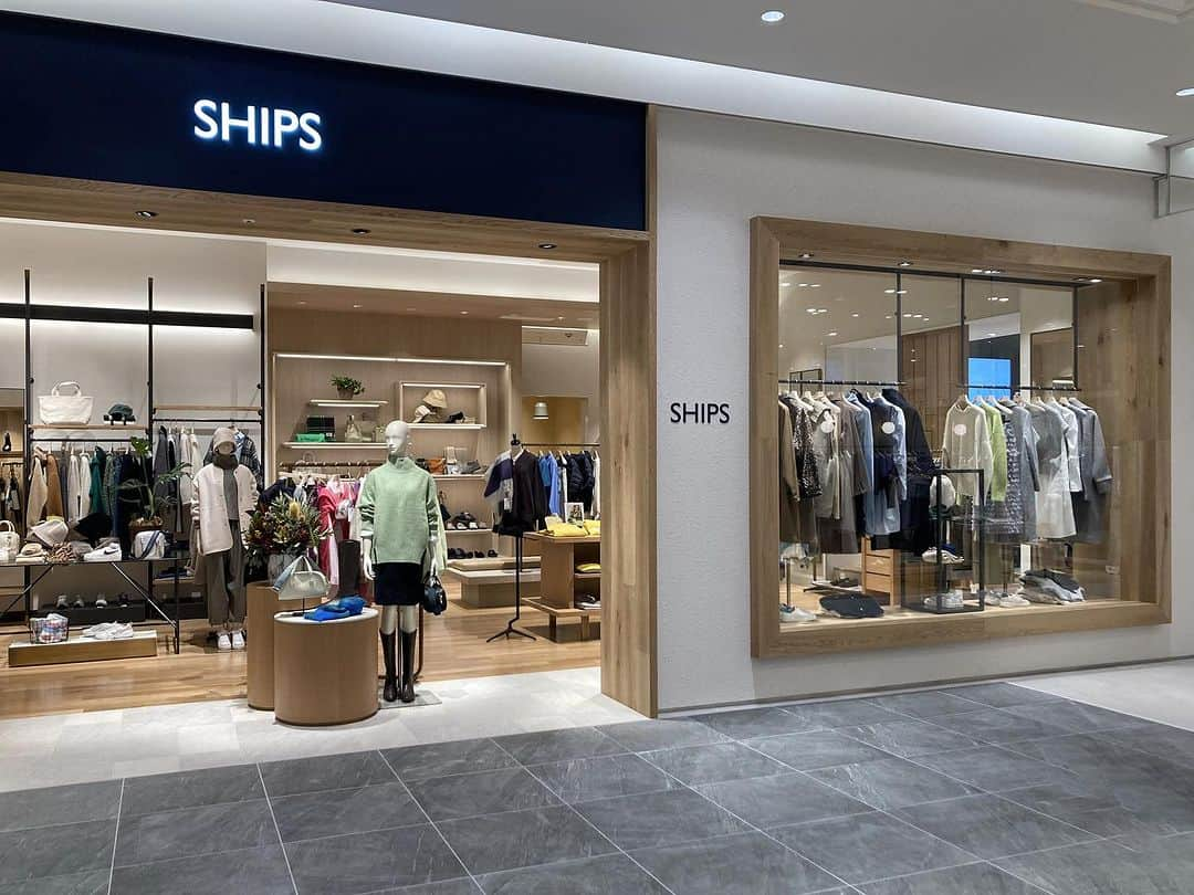 SHIPSのインスタグラム：「11月10日（金）にSHIPS アミュプラザ長崎店がニューオープン  いつもSHIPSをご愛顧いただきましてありがとうございます。 この度、11月10日（金）に開業するアミュプラザ長崎 新館にSHIPS アミュプラザ長崎店がオープンいたします。 新店舗では様々なキャンペーンをご用意し、皆様のご来店をお待ちしております。 店頭では2023年秋冬シーズンを彩る豊富なアイテムのラインナップのほか、ブランドフェアやノベルティプレゼントなど、充実の内容で皆様のご来店をお待ちしております。  SHIPS アミュプラザ長崎店のオープンを記念して〈SHIPS GOOD DAYS +10% POINT BACK!〉キャンペーンを開催いたします。  また、¥15,000（税込）以上お買い上げの方へ「オリジナル波佐見焼レンゲセット」をプレゼントいたします。 ※ノベルティは数に限りがございますので、なくなり次第終了となります。  ぜひこの機会にSHIPS アミュプラザ長崎店でのお買い物をお楽しみください。 皆様のお越しを心よりお待ちしております。  #ships #shipsamuplazanagasaki #shipsmen #shipswomen #23fw #シップス #シップスメン #シップスウィメン #シップスアミュプラザ長崎 @ships_official」