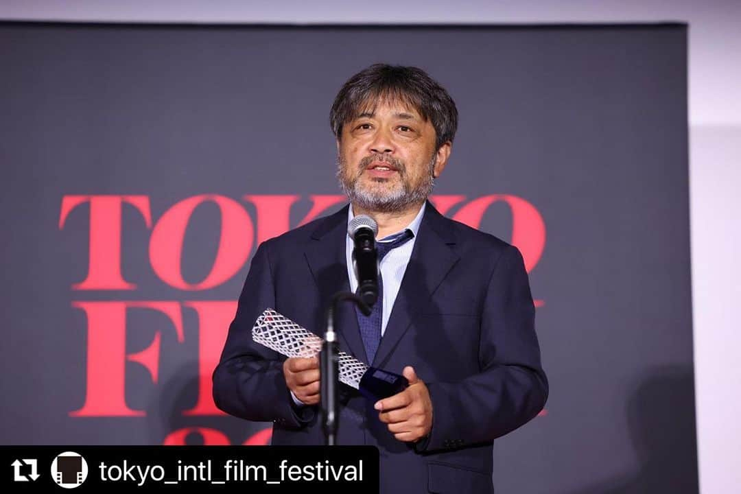 安藤モモ子さんのインスタグラム写真 - (安藤モモ子Instagram)「@tokyo_intl_film_festival ・・・ #TIFFJP クロージング📸  第36回東京国際映画祭 クロージングセレモニー  コンペティション部門 観客賞 『正欲』 岸善幸 監督  おめでとうございます💐  ————————————————  The 36th Tokyo International Film Festival Closing Ceremony  Competition section Audience Award ”(Ab)normal Desire” Director: Kishi Yoshiyuki  Congratulations💐  #TIFFJP #東京国際映画祭」11月9日 14時47分 - momokoando