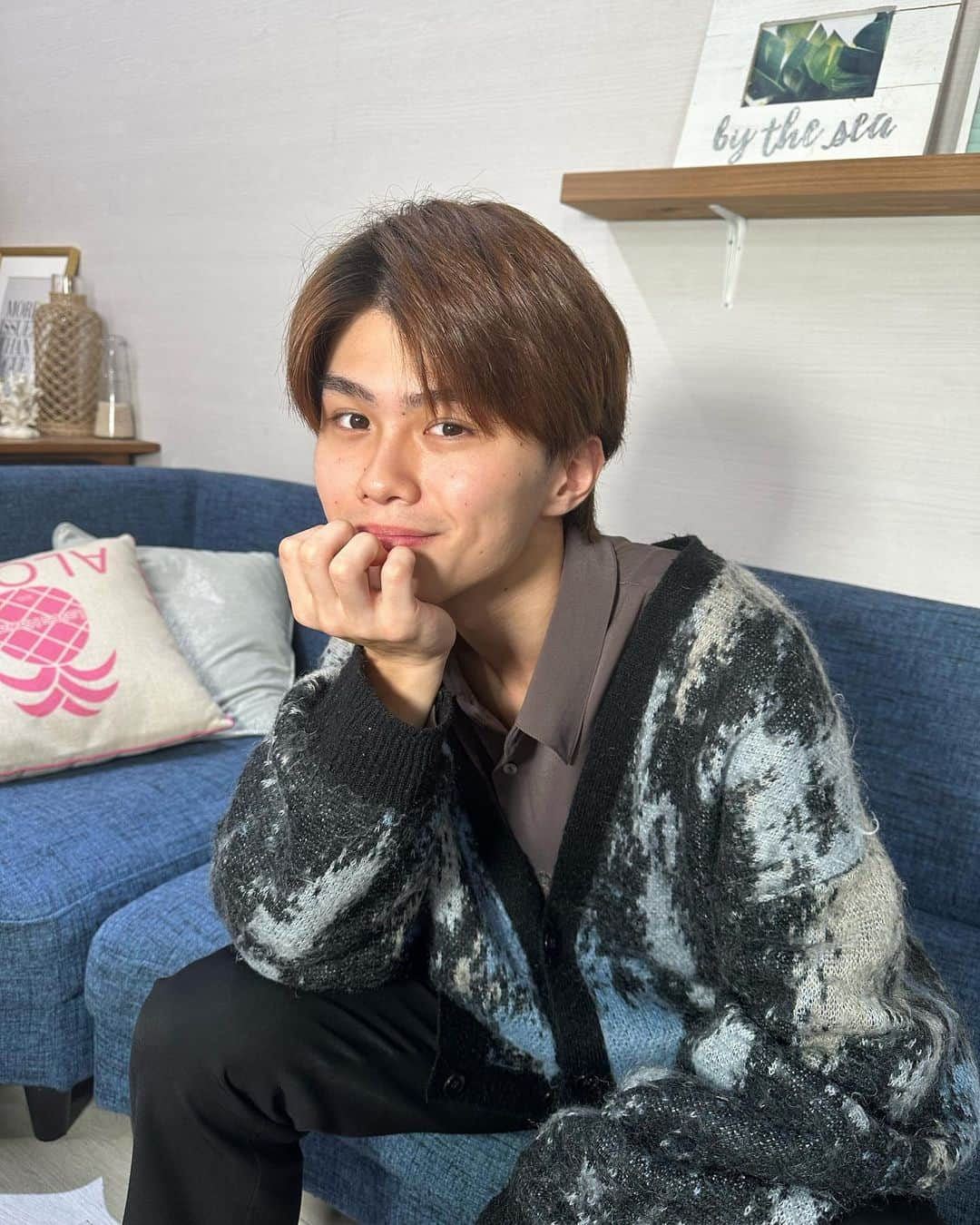 一ノ瀬将飛のインスタグラム：「いよいよもうすぐ冬になるね⛄❄️  今年の冬は何の服の系統にしようかな〜  #ゼロイチファミリア #ゼロイチメンズ #一ノ瀬将飛 #popteen #popteen専属モデル」