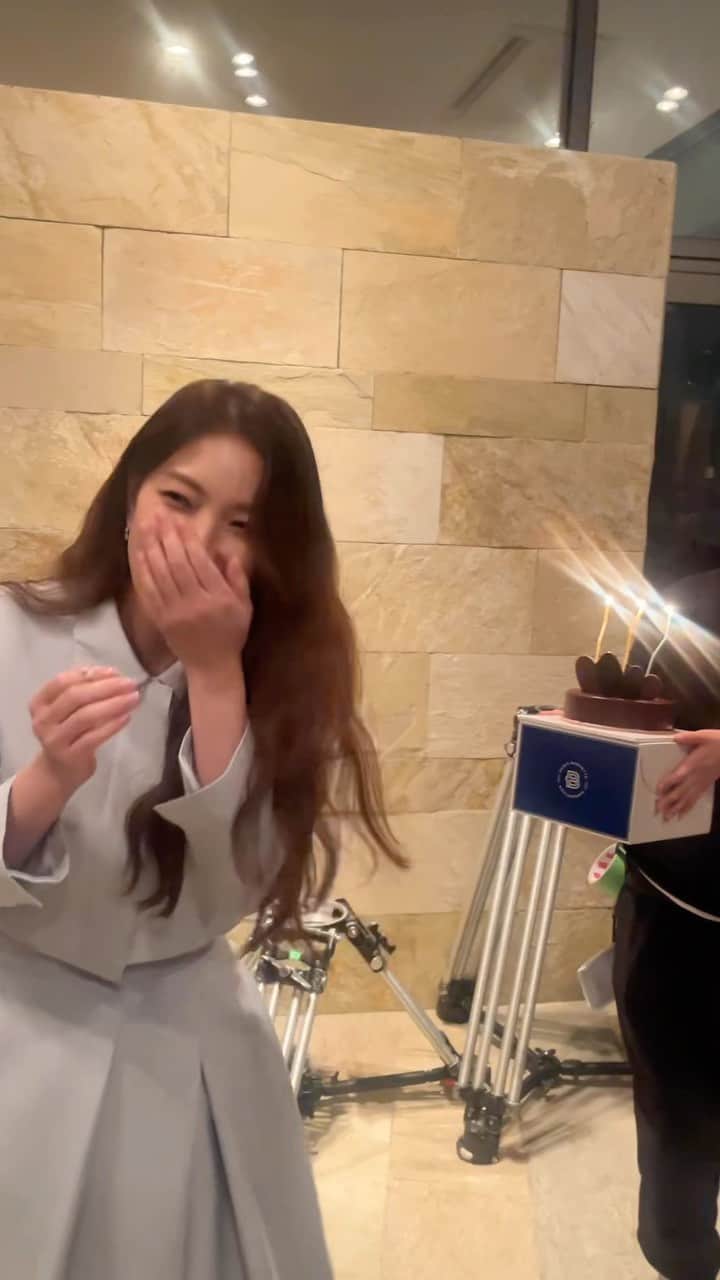 BoAのインスタグラム：「기사가.. 나갔네요..?? 내 남편과 결혼해줘 대박 나세요오오옹❤️」