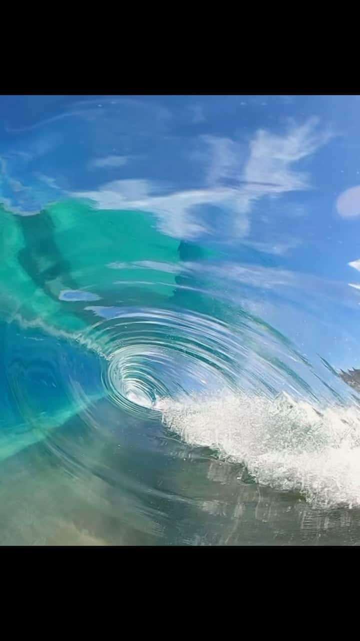 クラーク・リトルのインスタグラム：「#shorebreak #clarklittle 🆑」