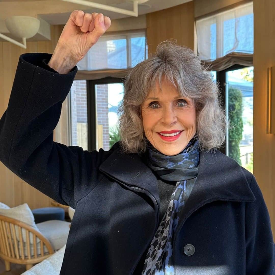 ジェーン・フォンダのインスタグラム：「LATEST BLOG POST: THE JANE FONDA CLIMATE PAC WON BIG LAST NIGHT   I’m popping out of my skin with happiness and pride! Last night, the Jane Fonda Climate PAC saw most of our supported candidates win. I’m posting about this because I want people to see that down ballot races are truly strategic when it comes to confronting the climate crisis. It’s state legislatures, city councils, county executives, mayors, and supervisors where the robust work on climate is taking place these days. Please remember this when you vote in 2024. And we must ALL vote. Voting for someone doesn’t mean you’re marrying them! It means making a pragmatic decision that will make a difference in how hard or easy your life will be. And let’s all remember this: IT’S BETTER TO TRY AND MOVE AN ALLY THAN TO BE BLOCKED BY A FASCIST.  In Virginia - 13 out of 14 of our endorsed candidates for Virginia’s state legislature won! That means that Democrats held the Senate flipped the House and won control of the State General Assembly. Take that Gov. Youngkin!   We also supported winning candidates for School Board and Board of Supervisors in Fairfax County, Virginia!   Our candidate for Minneapolis City Council won the first round of ranked choice voting by only 59 votes (which shows that EVERY VOTE COUNTS!)  Our goal in Luzerne County, Pennsylvania, was to flip the County Council in a community that has 6 superfund sites, a proposed gas line expansion and NO environmental oversight committee. Of our 5 endorsed candidates -- 4 of them WON! While we didn't completely flip the Council, we helped elect four climate champions who will fight for their communities.  In Allegheny County, PA, our candidate for the County's new Executive won her general election. These county executive positions can be very important when it comes to climate-related matters. Keep this in mind for future elections.  And finally in San Diego County, CA our candidate Monica Montgomery-Steppe won her race for the County Board of Supervisors, making history as the first Black woman to be elected to the Board.   If you feel like joining my PAC, please go to JANEPAC.com and @janefondaclimatepac」