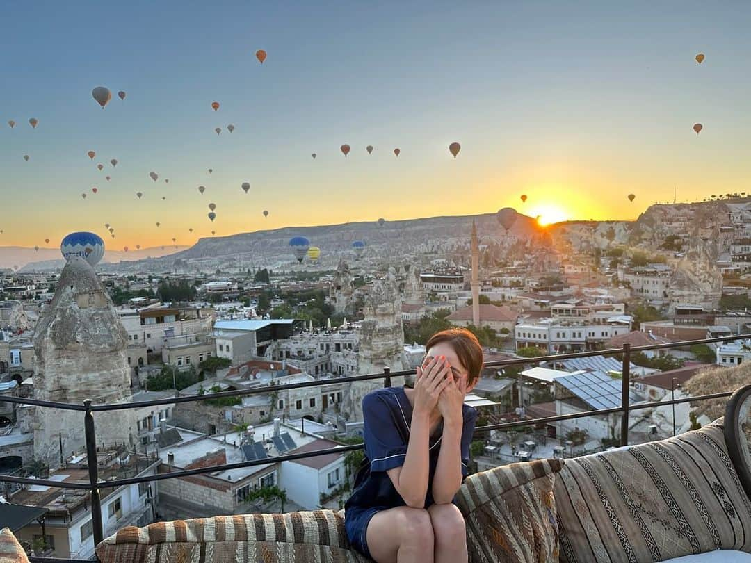 泉玲菜のインスタグラム：「. . cappadocia 🇹🇷 . . #cappadocia #ıstanbul  #travel」