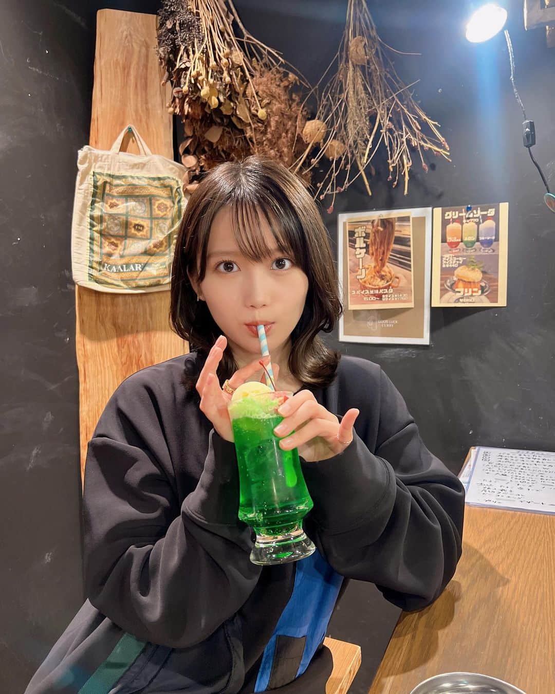 加藤里保菜のインスタグラム：「岩田陽葵が選んだ写真です。 #クリームソーダ」