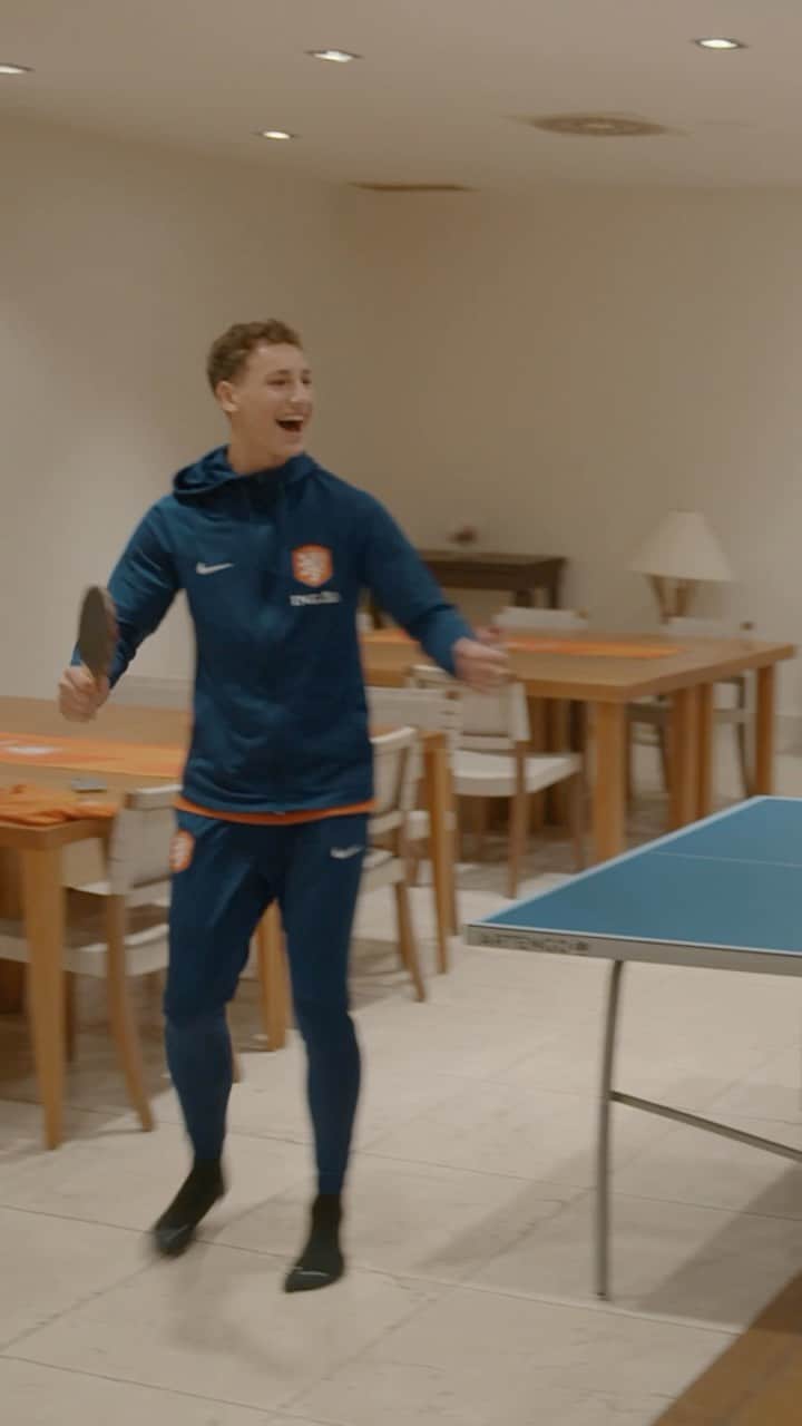 サッカー オランダ代表チームのインスタグラム：「In it to win it! 🏓😜  𝗝𝗢𝗡𝗚 𝗢𝗥𝗔𝗡𝗝𝗘, 𝗔𝗟𝗟 𝗔𝗖𝗖𝗘𝗦𝗦 🔶 : Link in bio! 📺   #TheNextUp #NothingLikeOranje」