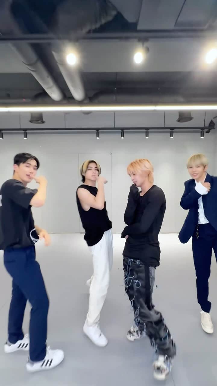 のインスタグラム：「talk saxy on my youth  #RIIZE #라이즈 #SHOTARO #쇼타로 #SEUNGHAN #승한 #WayV #威神V #XIAOJUN #샤오쥔 #YANGYANG #양양 #TalkSaxy #RIIZE_TalkSaxy」