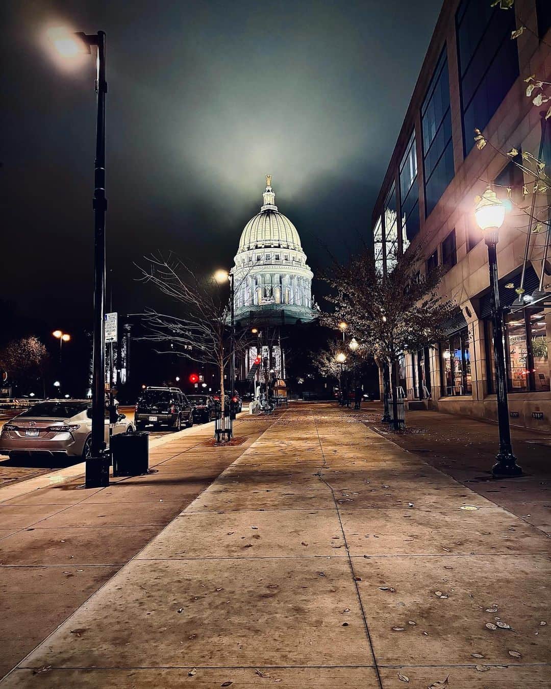 ヴィクター・ウッテンのインスタグラム：「Madison, WI」