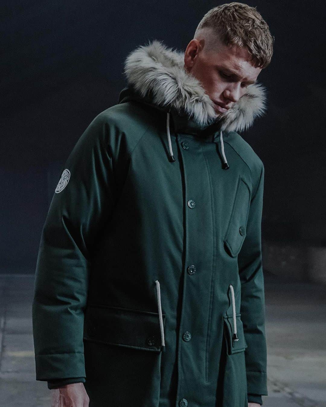 プリティグリーンさんのインスタグラム写真 - (プリティグリーンInstagram)「Face the cold with confidence: our Summit Field Jacket offers 440gsm recycled insulated lining and a polar fleece lined hood for a robust defence against the elements. Available in iconic Orange and Khaki. #prettygreen」11月9日 16時12分 - prettygreenltd