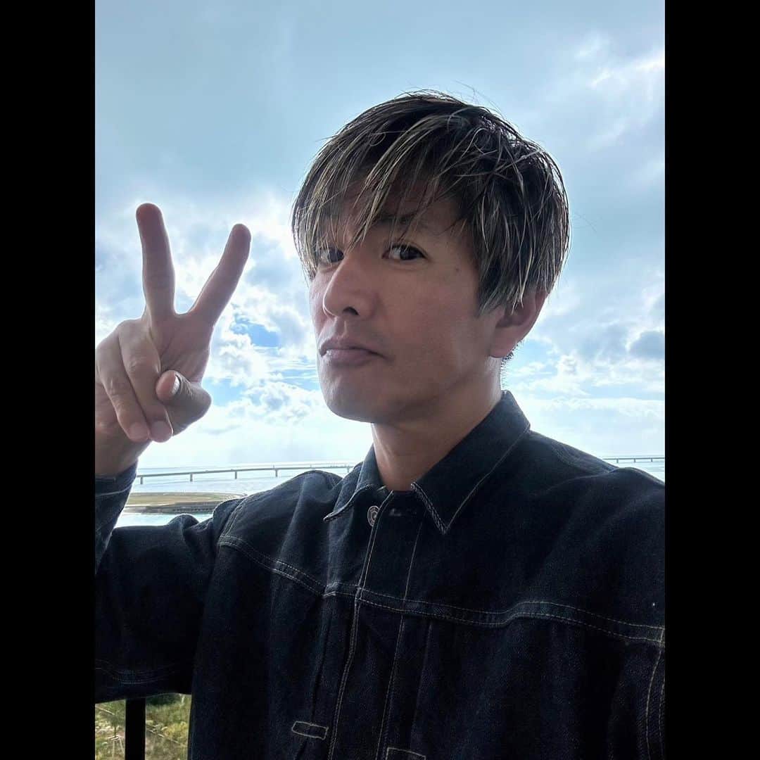 木村拓哉のインスタグラム：「⁡ ⁡ ⁡ 「久々の宮古島。 撮影も兼ねて、とっても良い時間を過ごさせていただきました。本当にありがとうございましたぁ〜❕」 ⁡ PEACE‼︎ ⁡ STAYSAFE！ ⁡ 拓哉 #木村拓哉#TakuyaKimura」