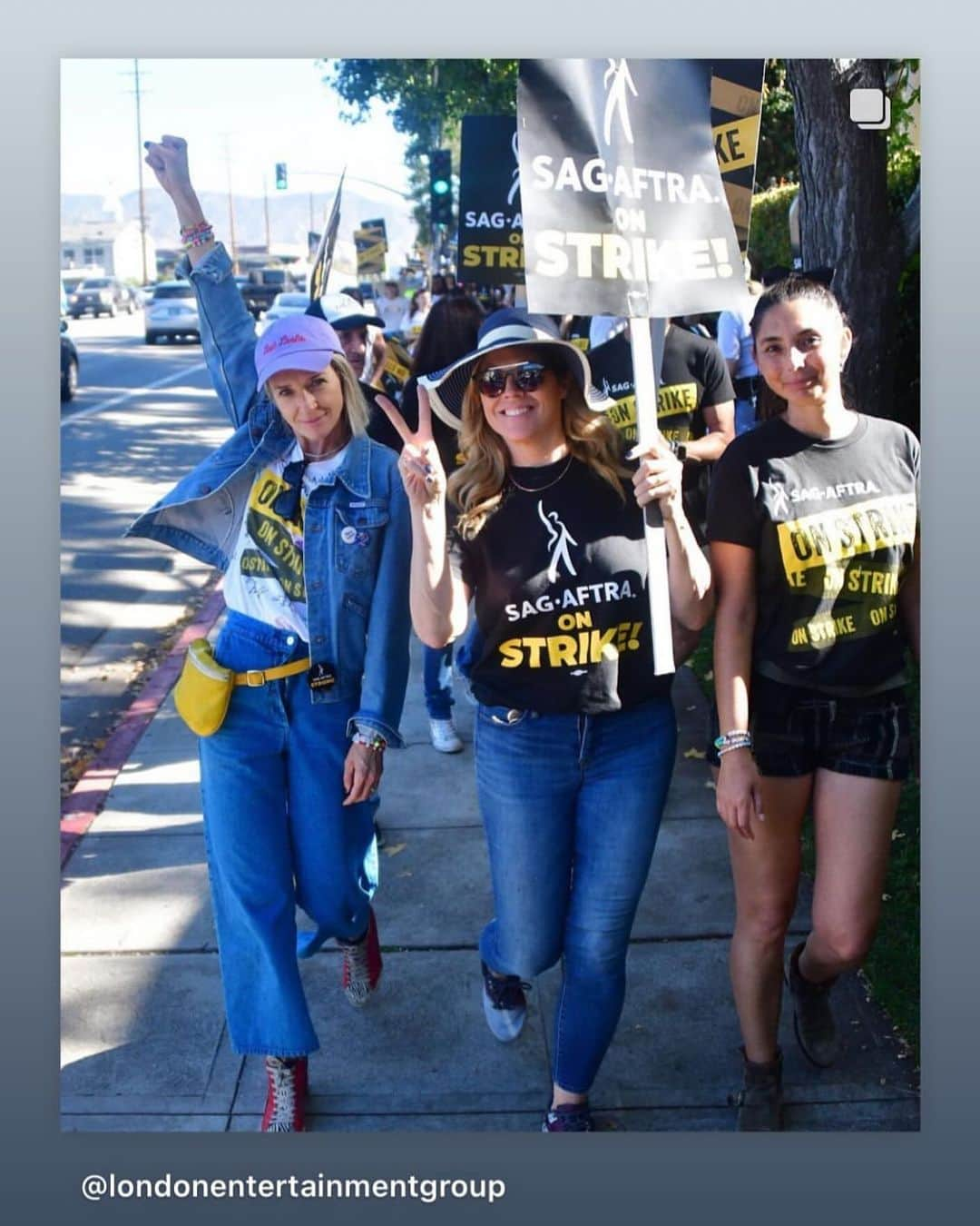 メアリー・マコーマックのインスタグラム：「Will never forget my team of WB warriors. Proud to have walked with them.  Love em all. ❤️ @sagaftra @officialevercarradine @elizabethwachsberg」