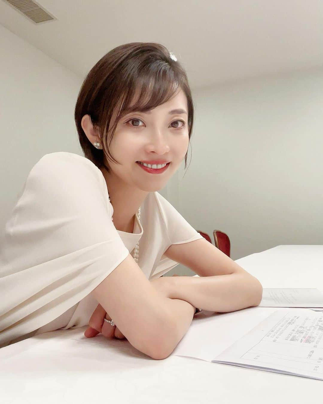 福田ゆみさんのインスタグラム写真 - (福田ゆみInstagram)「今日は、初めてやるようなお仕事で大阪に来ています。 おすまし福田です。 やっと休憩でホッと一息。  本日11月9日（木）深夜24時30分〜 テレビ東京系「ポケットに冒険をつめこんで」4話  眠い時間かもですが、良かったらご覧ください。  今日はまだまだ頑張りますよ✨✨  #木ドラ24  #ポケットに冒険をつめこんで  #テレビ東京  #bsテレ東  #福田ユミ」11月9日 16時39分 - yumifukuda0511