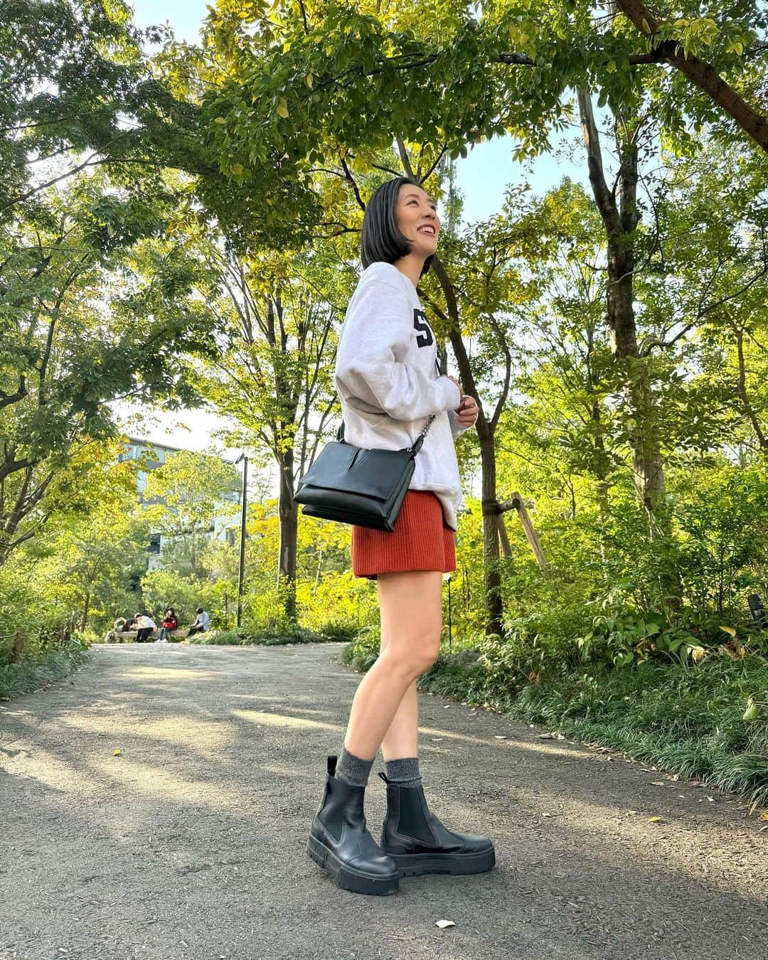 中田奈沙さんのインスタグラム写真 - (中田奈沙Instagram)「@yukie_t__ とお茶☕️ 11月なのにポカポカだから ミニスカ✖️ショートブーツの 秋1番好きなコーデでお出かけ🍁  #pr #mayzechelseainfuse  #puma #billys #ootd #fashion #shortboots」11月9日 17時24分 - nasa_nakada