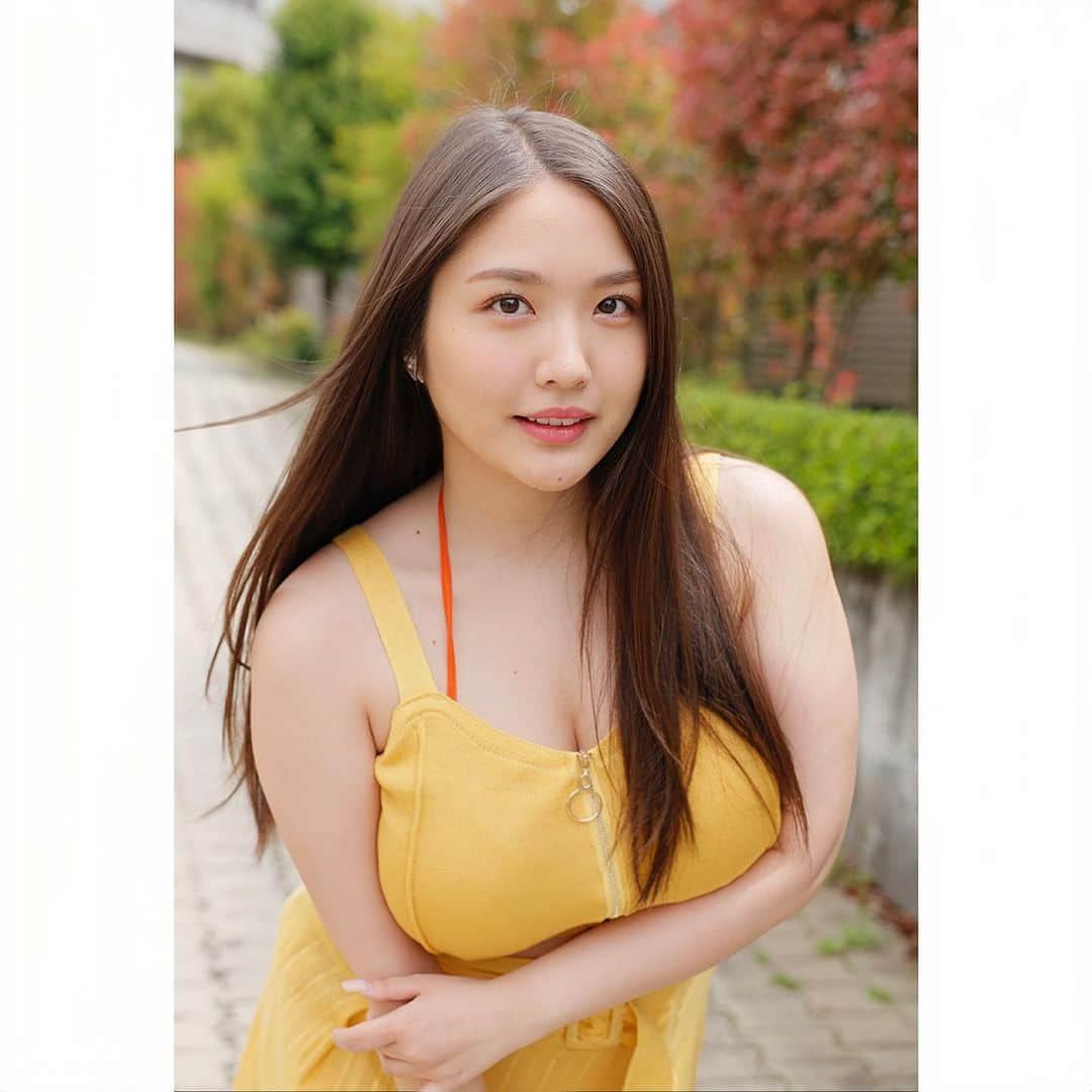 水咲優美のインスタグラム：「着衣巨乳🧡」