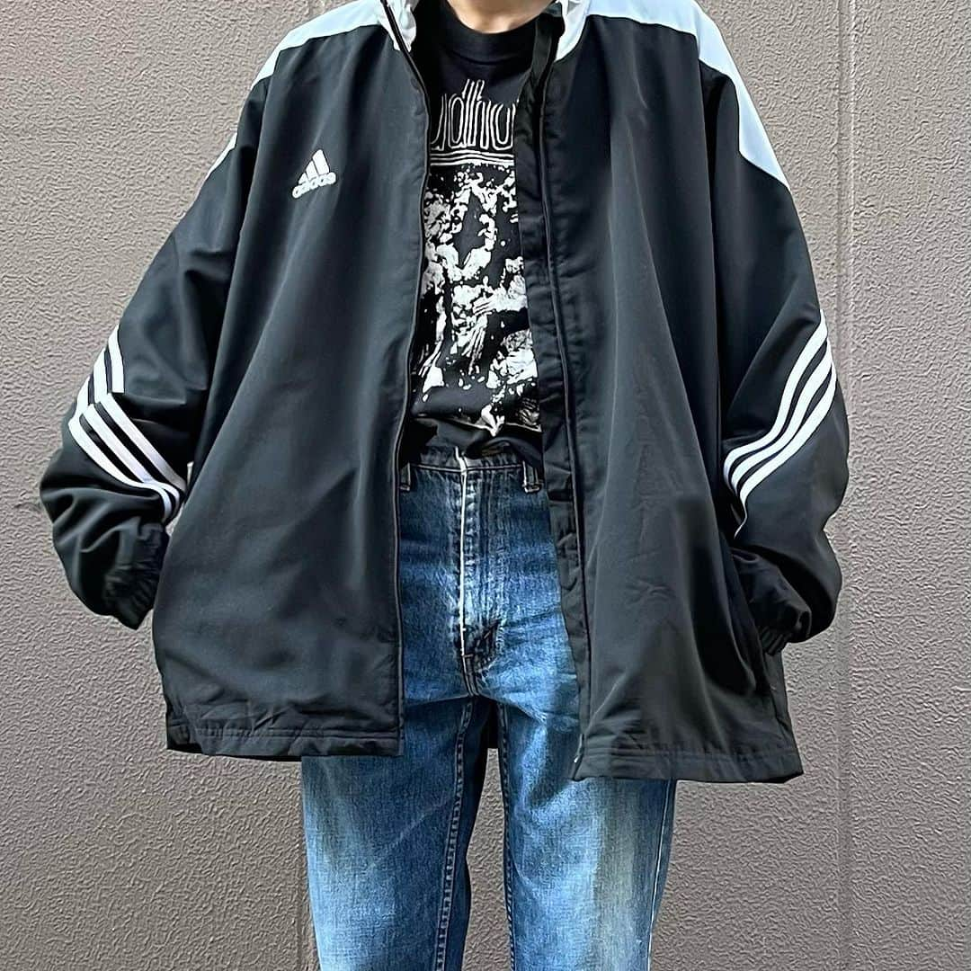 ジャムルさんのインスタグラム写真 - (ジャムルInstagram)「adidas design track JKT 7000y+tax(7700)  1980's～ MUDHONEY 40000y+tax(44000)  LEVI'S 557 flare denim pants 6800y+tax(7480)  WEB SHOPに入荷しております。 是非ご覧ください。 jammru.com  #jammru#adidas#levis#levis557 #大阪古着屋#心斎橋古着屋#usedmix #vintagetshirt #vintagetee #vintagebandtee #osaka  #fashion  #streetstyle  #streetfashion  #vtg  #vintage  #used  #usedclothing  #古着 #古着屋 #ファッション #70s #80s #90s」11月9日 17時34分 - jammru