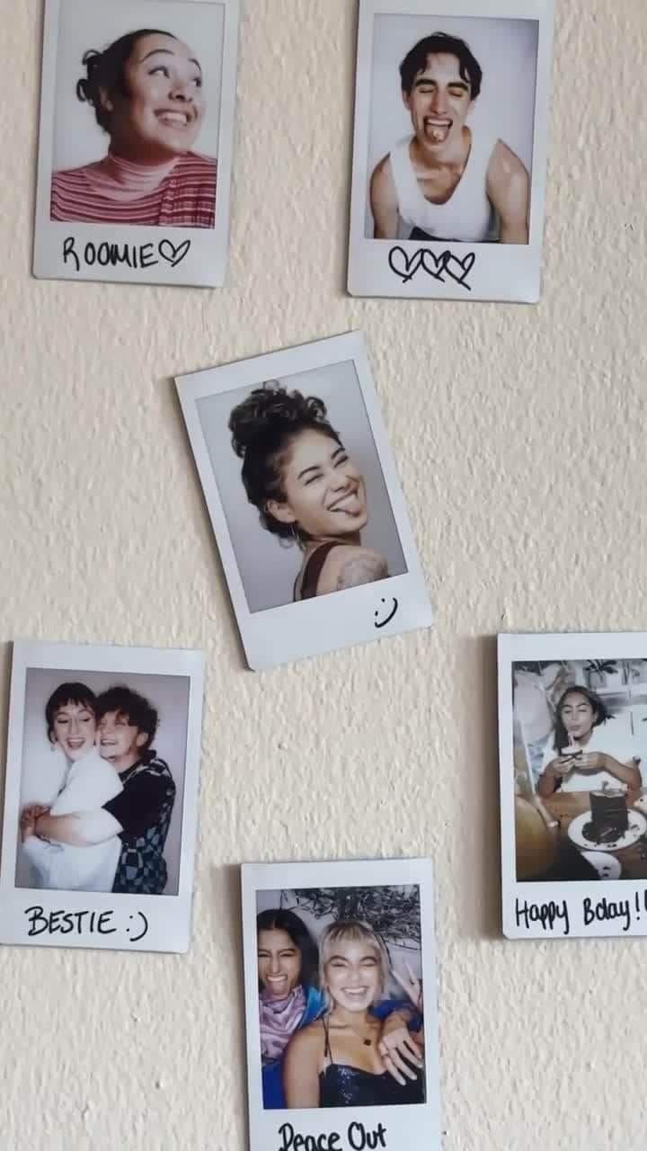 Fujifilm Instax North Americaのインスタグラム：「Our fave print walls are the ones filled with family and friends. ✨🥰⁠ .⁠ .⁠ .⁠ #DontJustTakeGive⁠ #InstaxMiniLink2⁠ #CreativityIsInTheAiR」