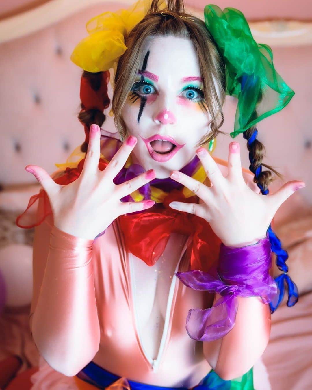 のインスタグラム：「What surprised the clown? Wrong answers only! ピエロは何に驚いたのか？ 不正解のみ！  #junelovejoy #ジューンラブジョイ」