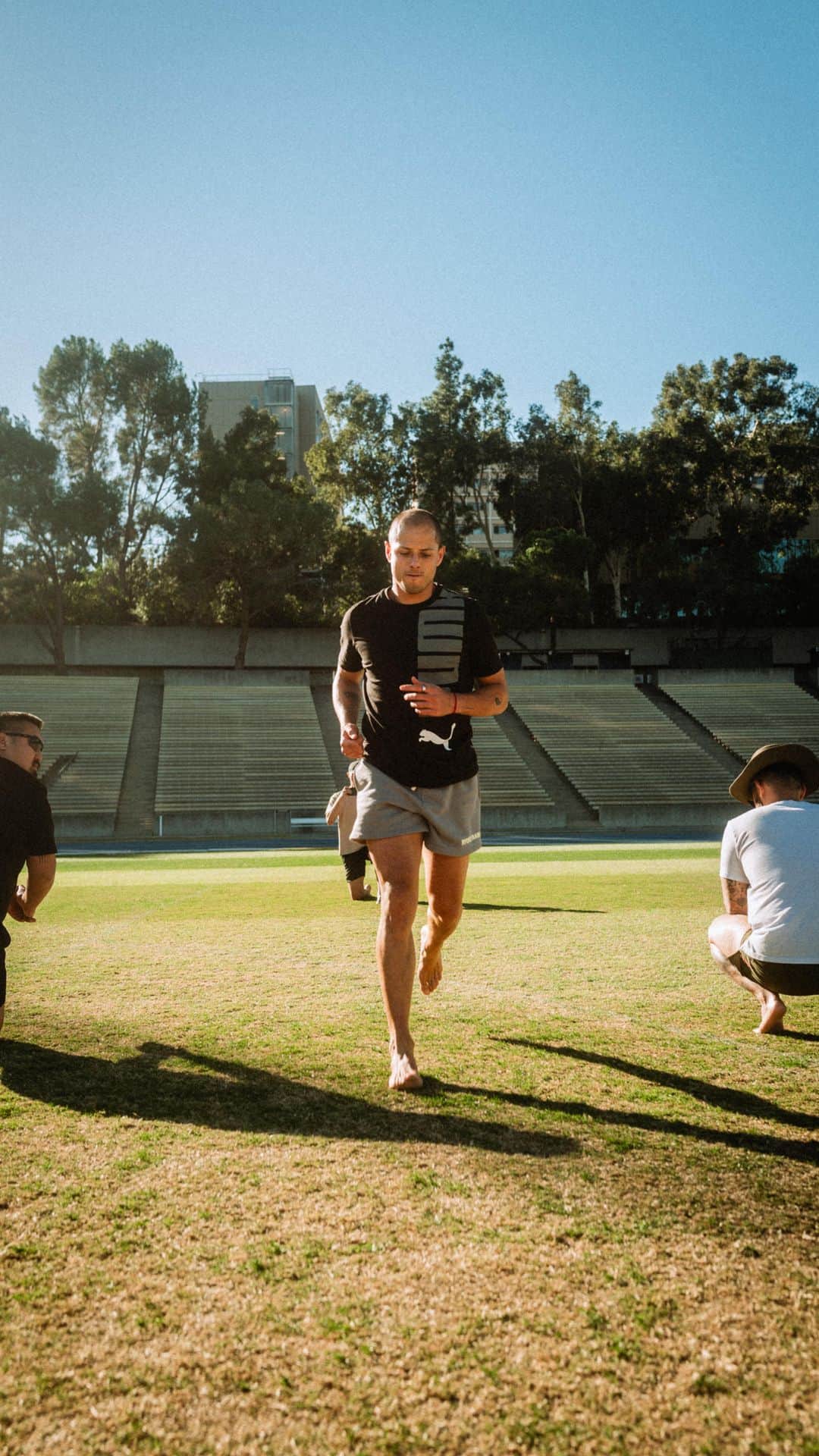ハビエル・エルナンデス・バルカサールのインスタグラム：「Dándolo todo en cada ejercicio, cada entrenamiento. Sabiendo que dándolo todo y confiando plenamente en el proceso, todo sucederá como tenga que suceder!   Seguimos sumando y mejorando!  ❤️‍🔥🐎💥」