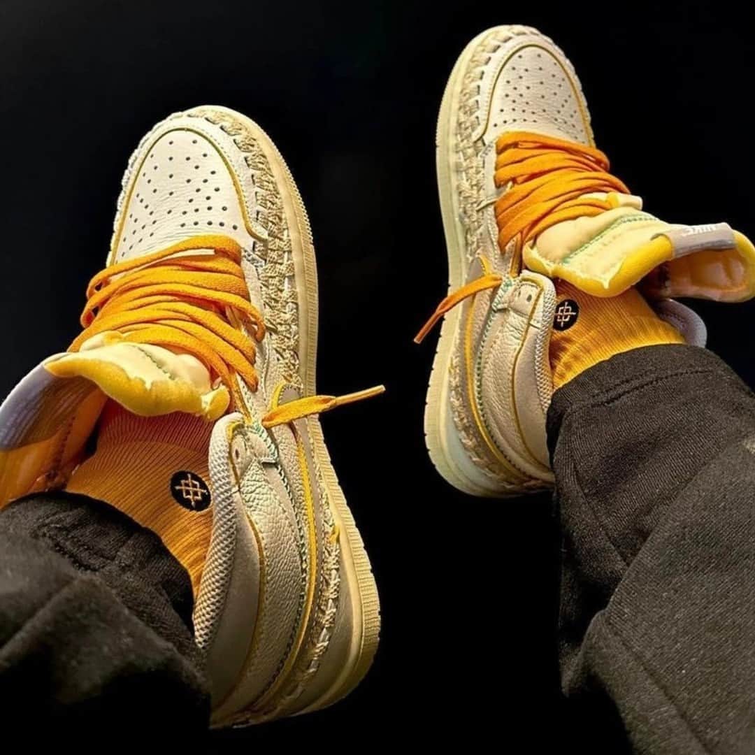 Stanceのインスタグラム：「Color correct. 🍂🧦🎨  Doesn’t get more iconic than this. Shop our latest styles and drops in our link in bio. 🔗  #stitcheddifferent #stancesocks @justkixin 👊」