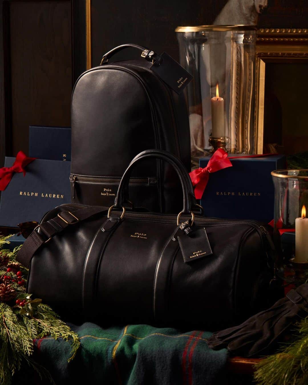Polo Ralph Laurenさんのインスタグラム写真 - (Polo Ralph LaurenInstagram)「Leather #PoloRalphLauren accessories including duffel bags, backpacks, wallets, and more make the ultimate #PoloRLStyle gifts.   Explore more #RLGifts via the link in bio.   #RLHoliday」11月10日 3時21分 - poloralphlauren