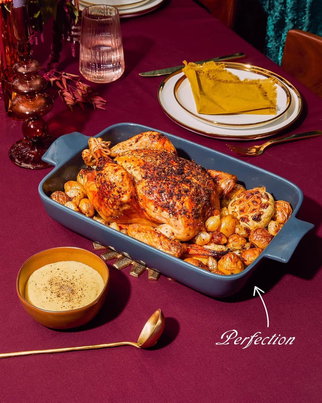 クリッシー・テイゲンのインスタグラム：「Thanksgiving has entered the chat. 🤩 It’s Chrissy’s absolute all-time favorite holiday, so we’re sharing her Top 6 Thanksgiving Dishes (that she actually makes year-round – they’re that good!). Recipe #1 is this crispy-skinned, garlicky-herb butter slathered, super juicy Roast Chicken. You will not miss turkey. Not one. Little. Bit.   Get recipe at link in bio.」