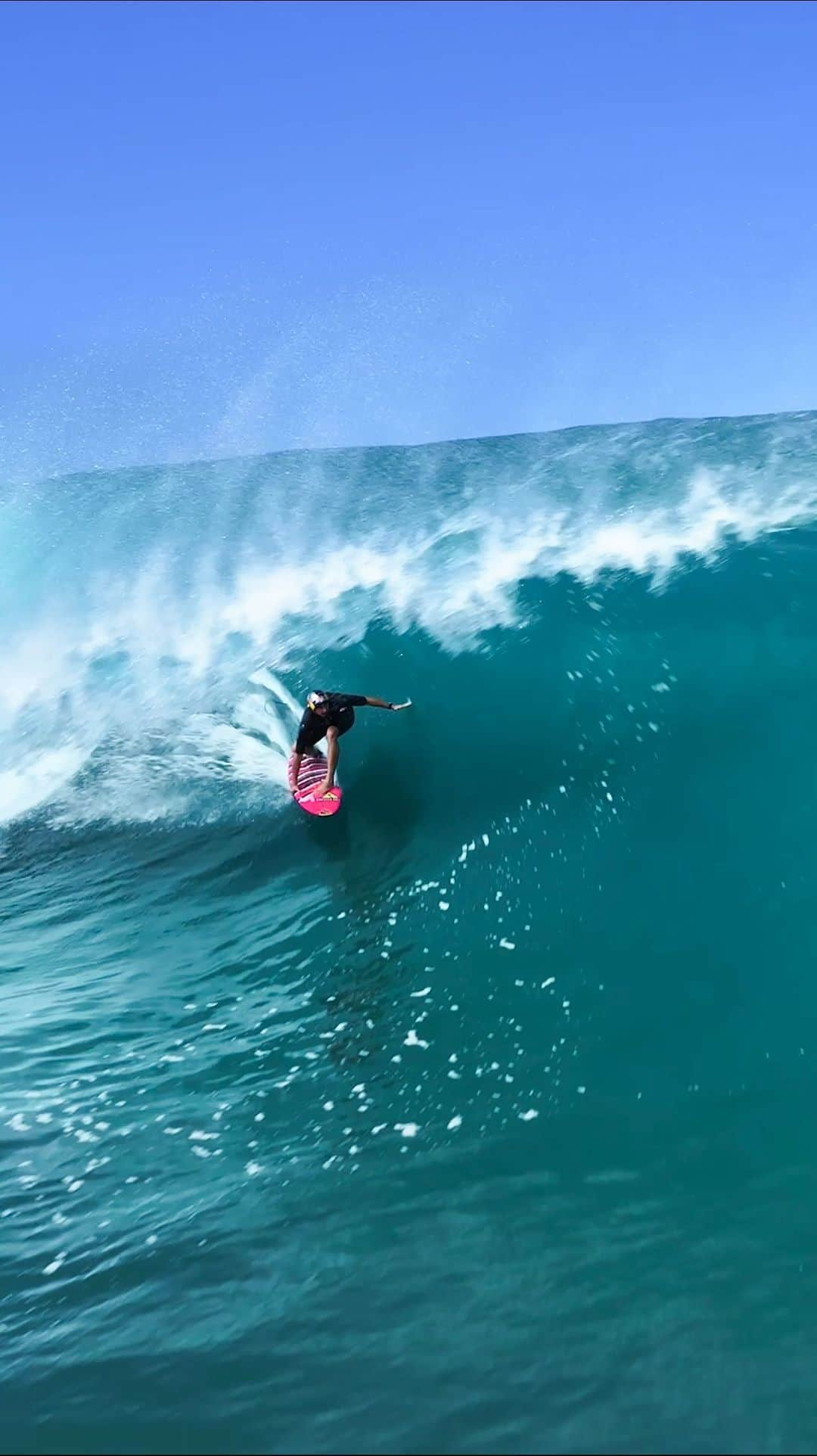 ジェイミー・オブライエンのインスタグラム：「It’s kinda crazy that I’ve been surfing pipeline for over over 30 years 😅」