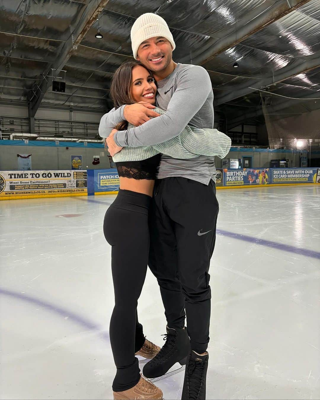 アマニ・ファンシーさんのインスタグラム写真 - (アマニ・ファンシーInstagram)「It’s RYAN THOMAS everybody!! 🤩🙏🏽🎉   I’ve honestly been hoping for this pairing since the @dancingonice line up came out after watching an interview Ryan was on, to the point where I’ve nagged production to tell me if it was him countless times but had no luck until today 🤣   Everything I thought Ryan may be, is true. The most genuinely empathetic, enthusiastic, cheeky, funny and ambitious man (all the things that make for a great skating partner) with such a huge heart, especially for his beautiful family! We’ve got an identical sense of humour (we spent most of the time cracking up and laughing at each other), the exact same habits, and an incredibly similar work ethic… I think I’ve met me in male form! 😜😅   Ryan, the journey and the work begins now. It’s going to be intense, frustrating, beautiful and rewarding all at the same time, but I promise to try and make this the best experience for you. I’m so proud to be your partner and cannot wait to see you thrive and become the skater I know you can be. Who knows, maybe we won’t be able to tell who the professional is by the end of the competition 😜   Everyone, get ready. Team Thomas bringing the suave with a touch of Fancy ✨」11月10日 4時00分 - amanifancy